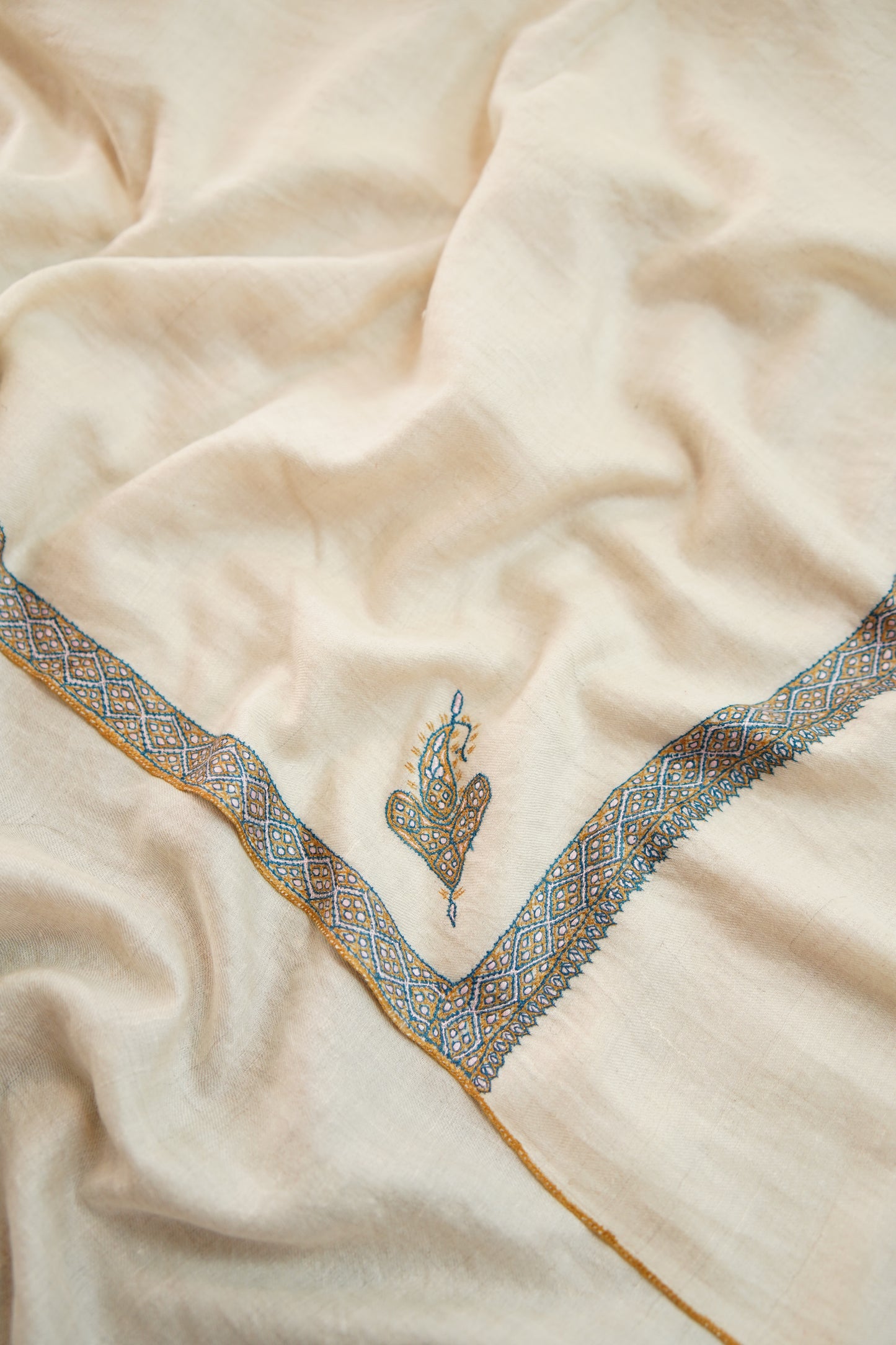 creamy white GI embroidery pashmina shawl 0152