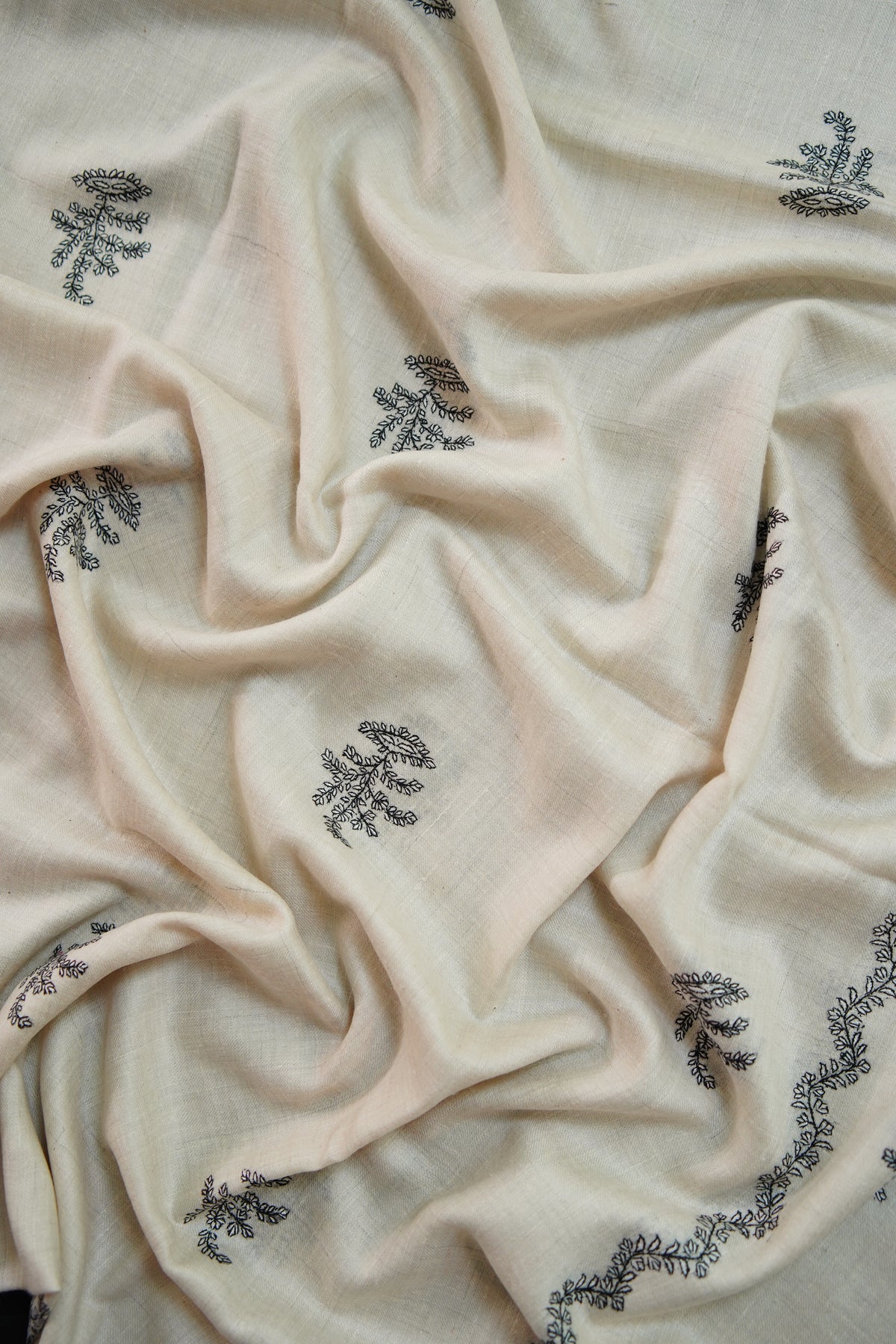 pure white GI butis embroidery pashmina shawl 0314
