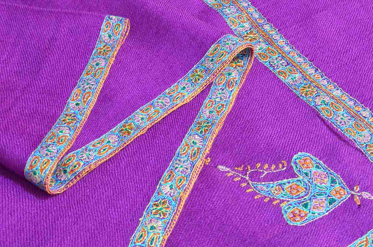 Small embroidery shawl-5052