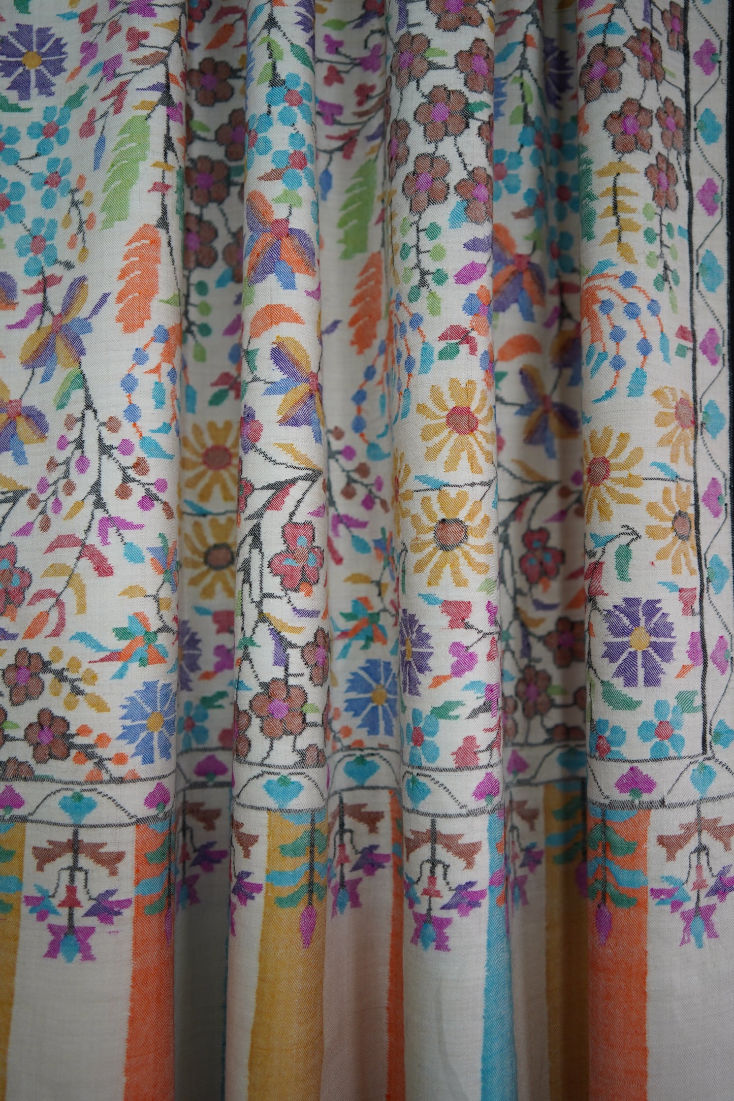 white base kani jamma shawl 9501