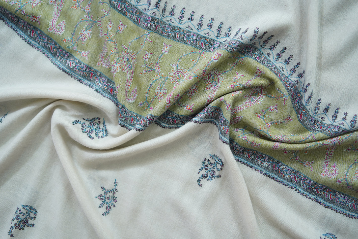 off white butis GI embroidery paahmina shawl 9520