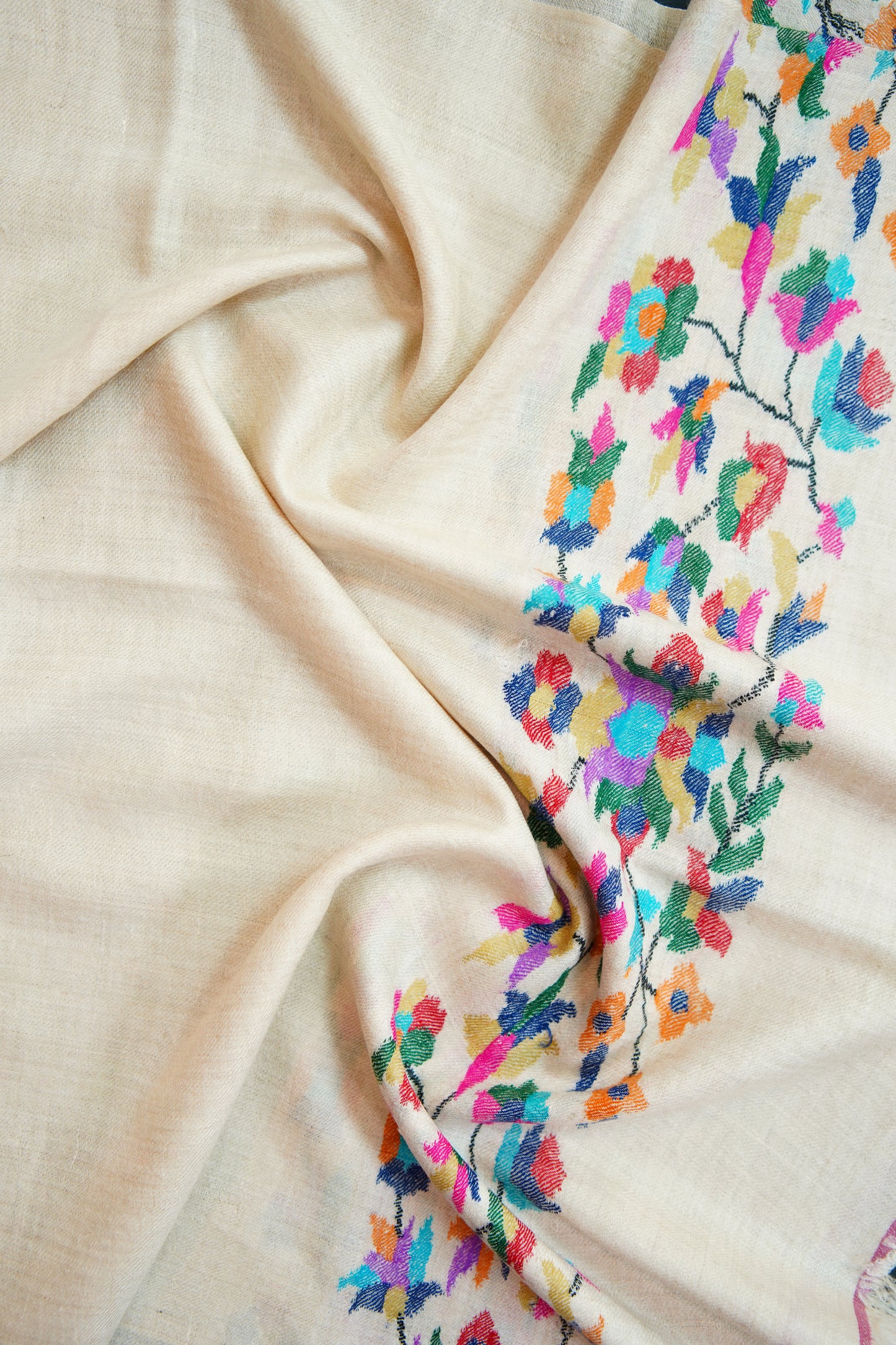 white GI kani paldaar pashmina stole 9835