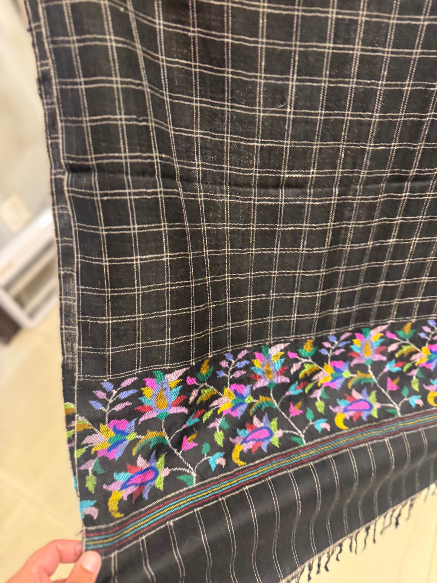 Gi pashmina Black pattern kani border