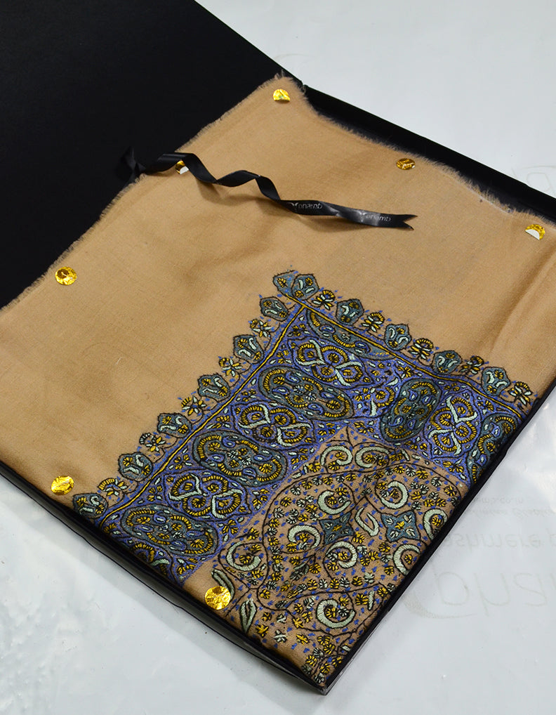 Mussar Rumaal Large Naqsha Fawn RL01126