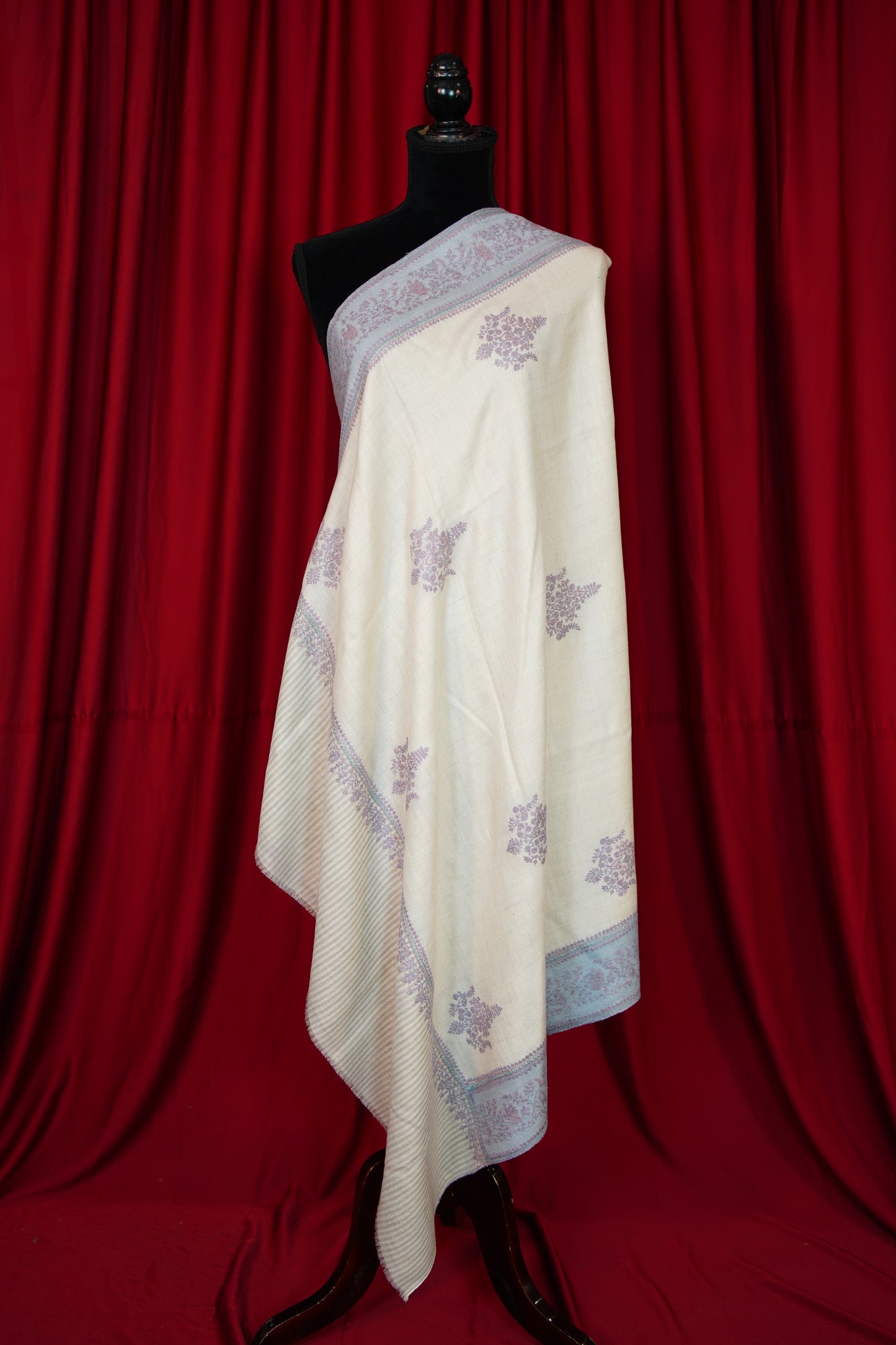 white GI butis embroidery pashmina shawl 0004
