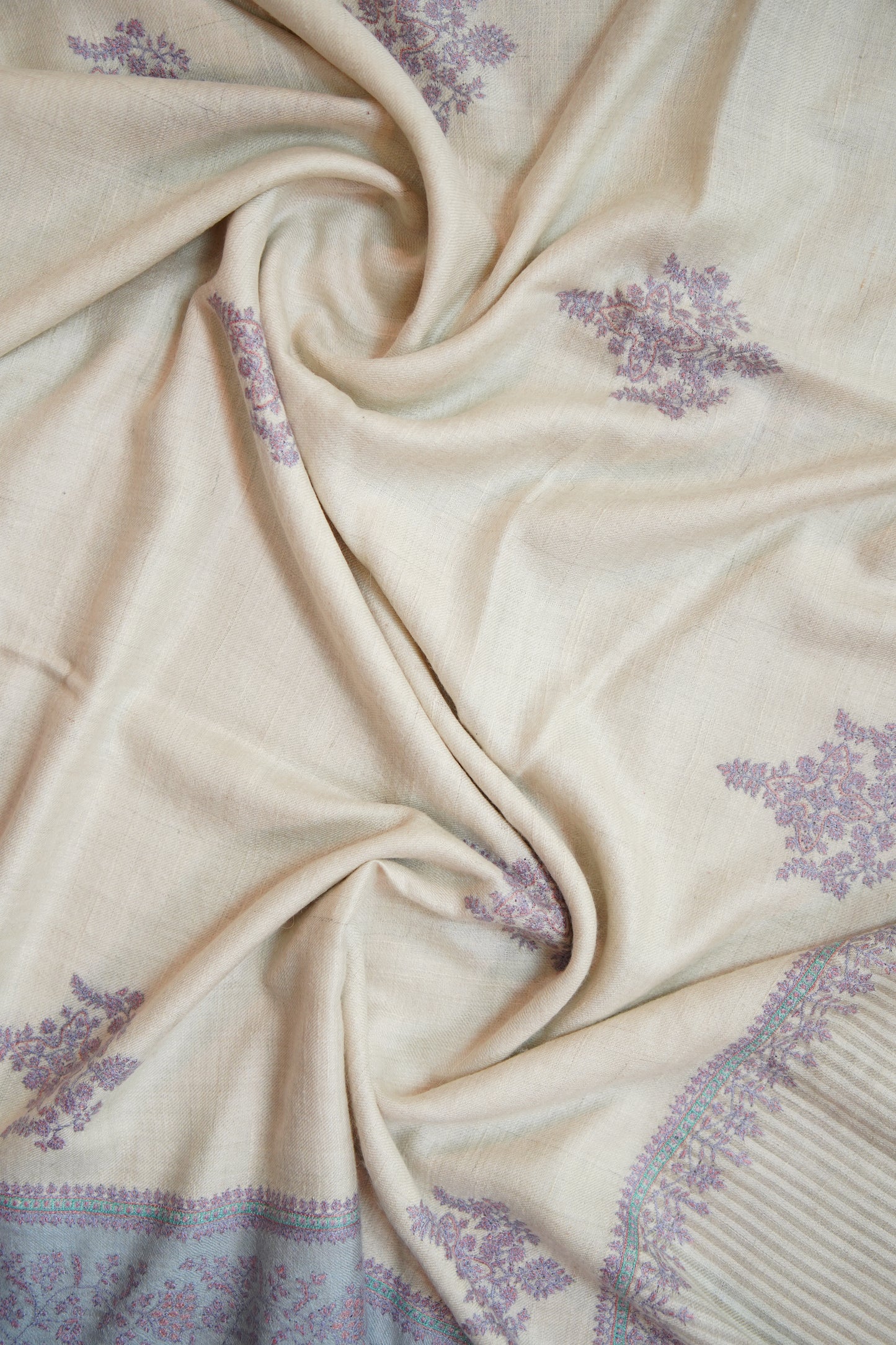 white GI butis embroidery pashmina shawl 0004