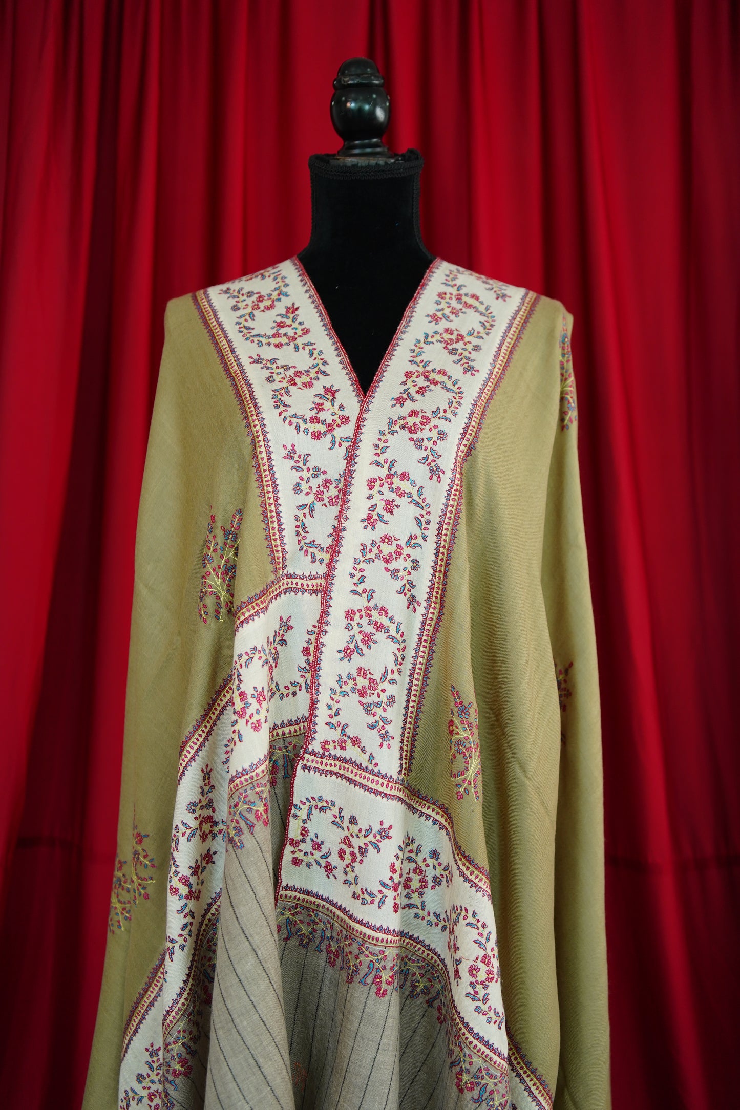 tri-colour GI embroidery pashmina shawl 0031