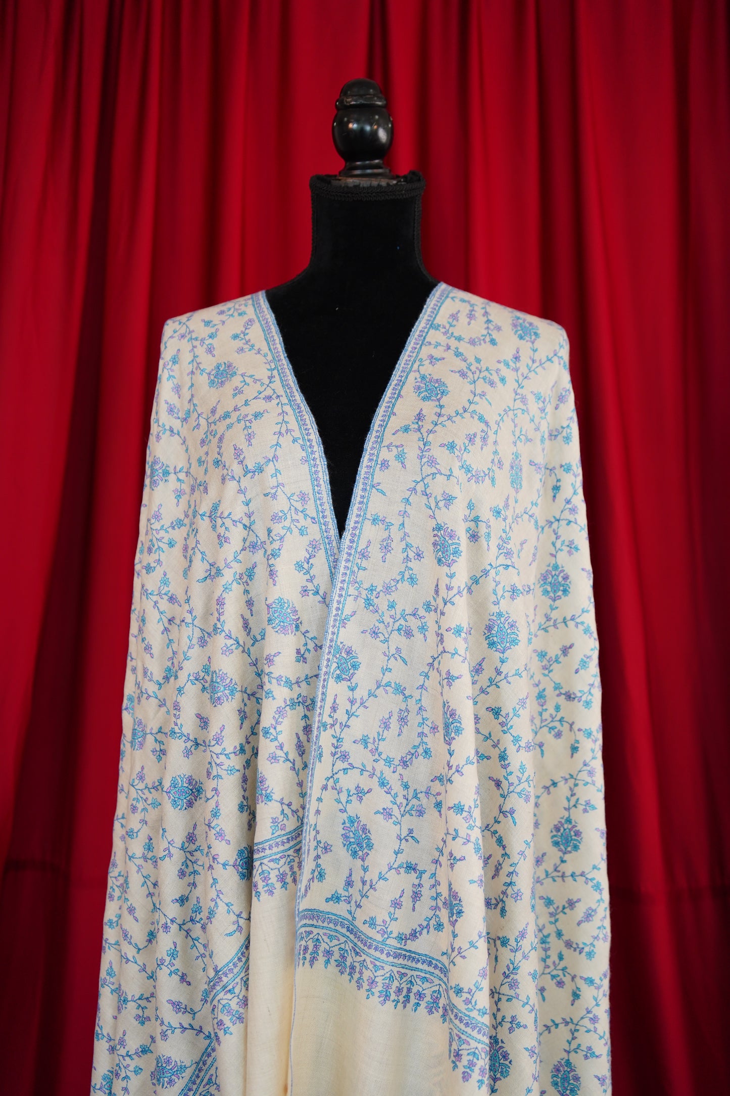 white GI jaali embroidery pashmina shawl 0033