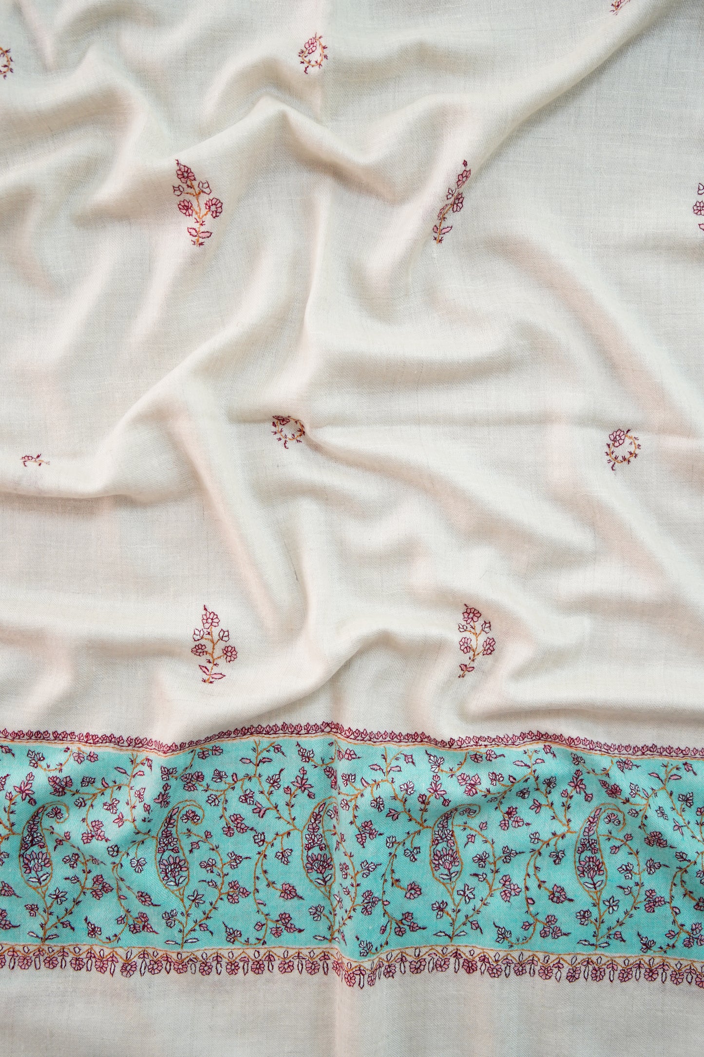white GI butis embroidery pashmina stole 0039