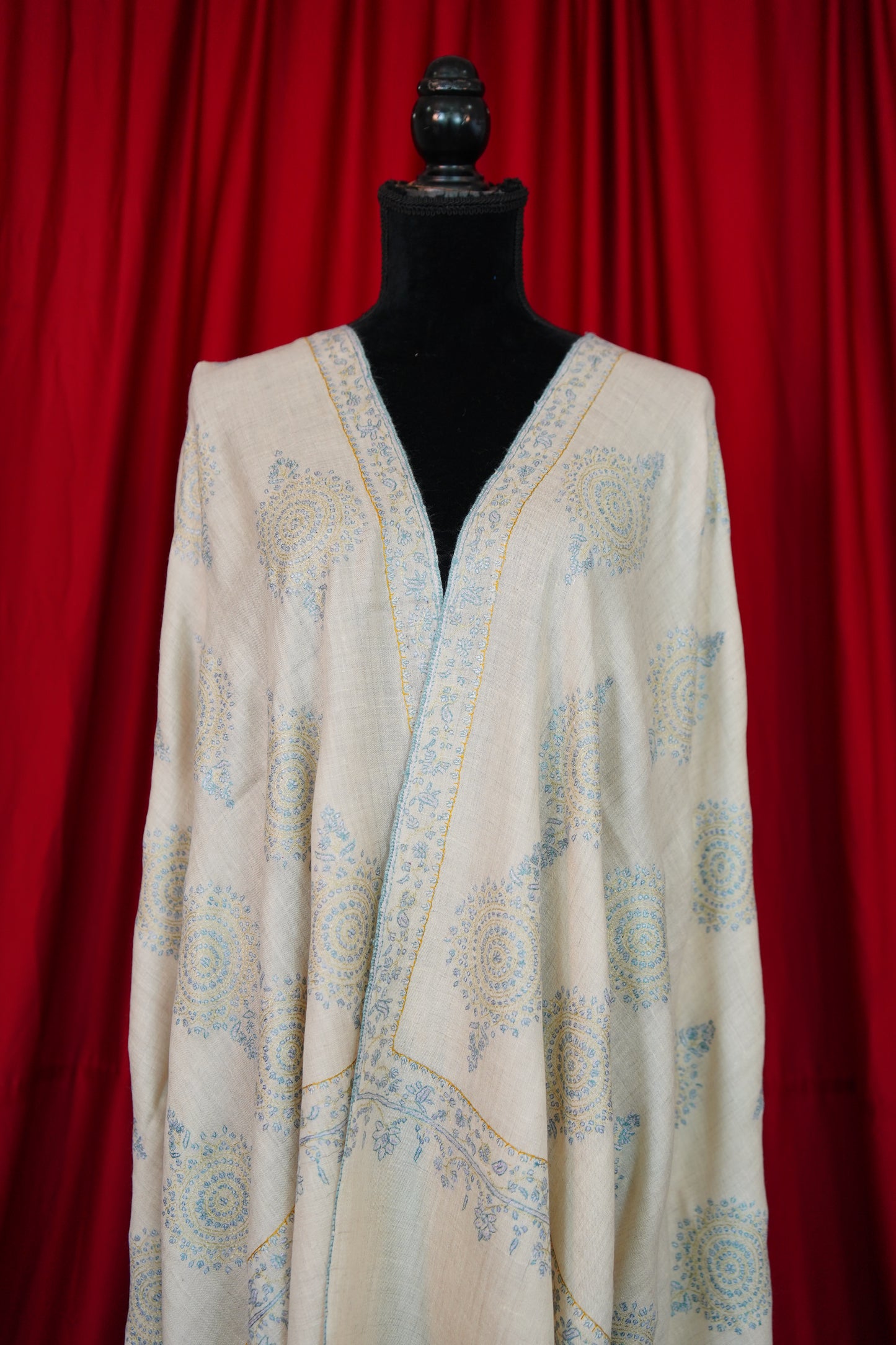 white GI butis embroidery pashmina shawl 0065