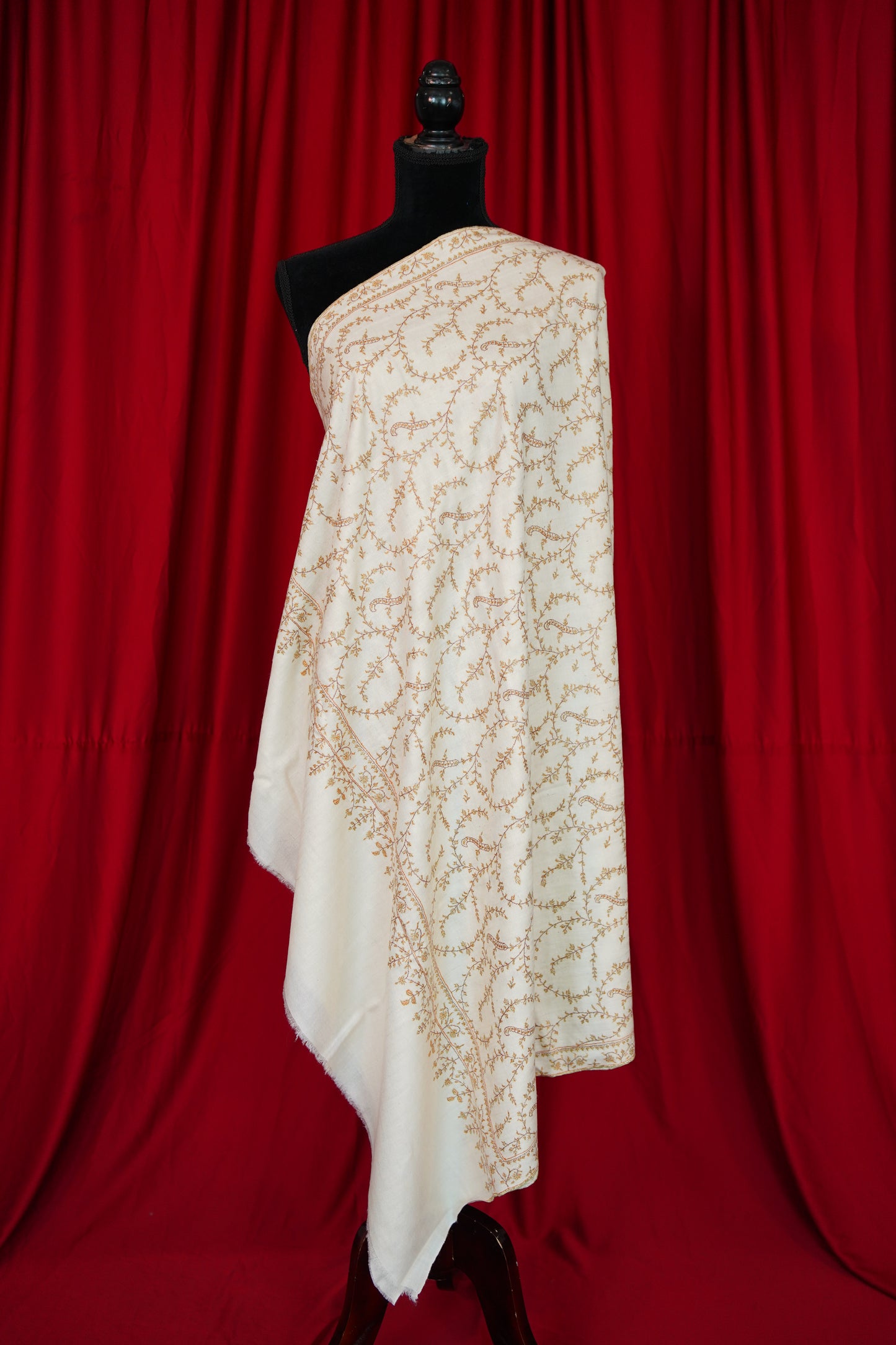 creamy white GI jaali embroidery pashmina shawl 0066