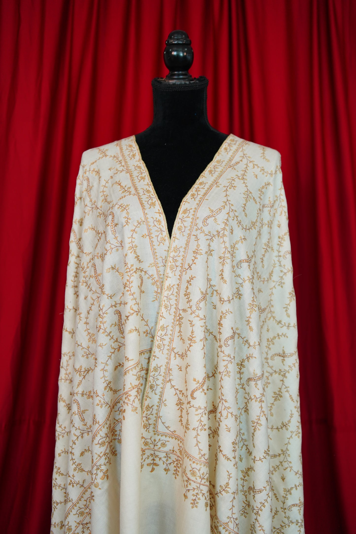 creamy white GI jaali embroidery pashmina shawl 0066