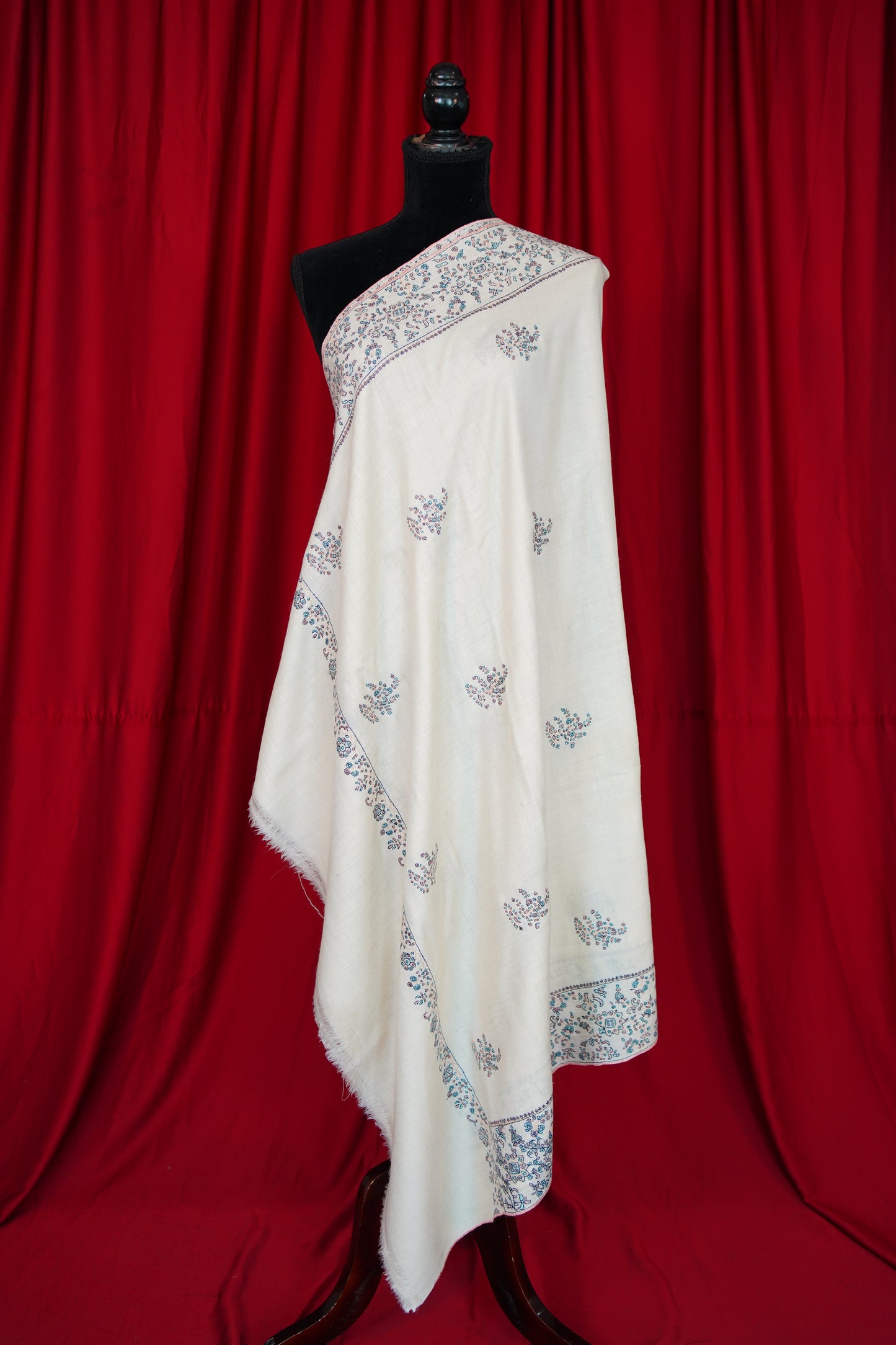 white GI butis embroidery pashmina shawl 0072
