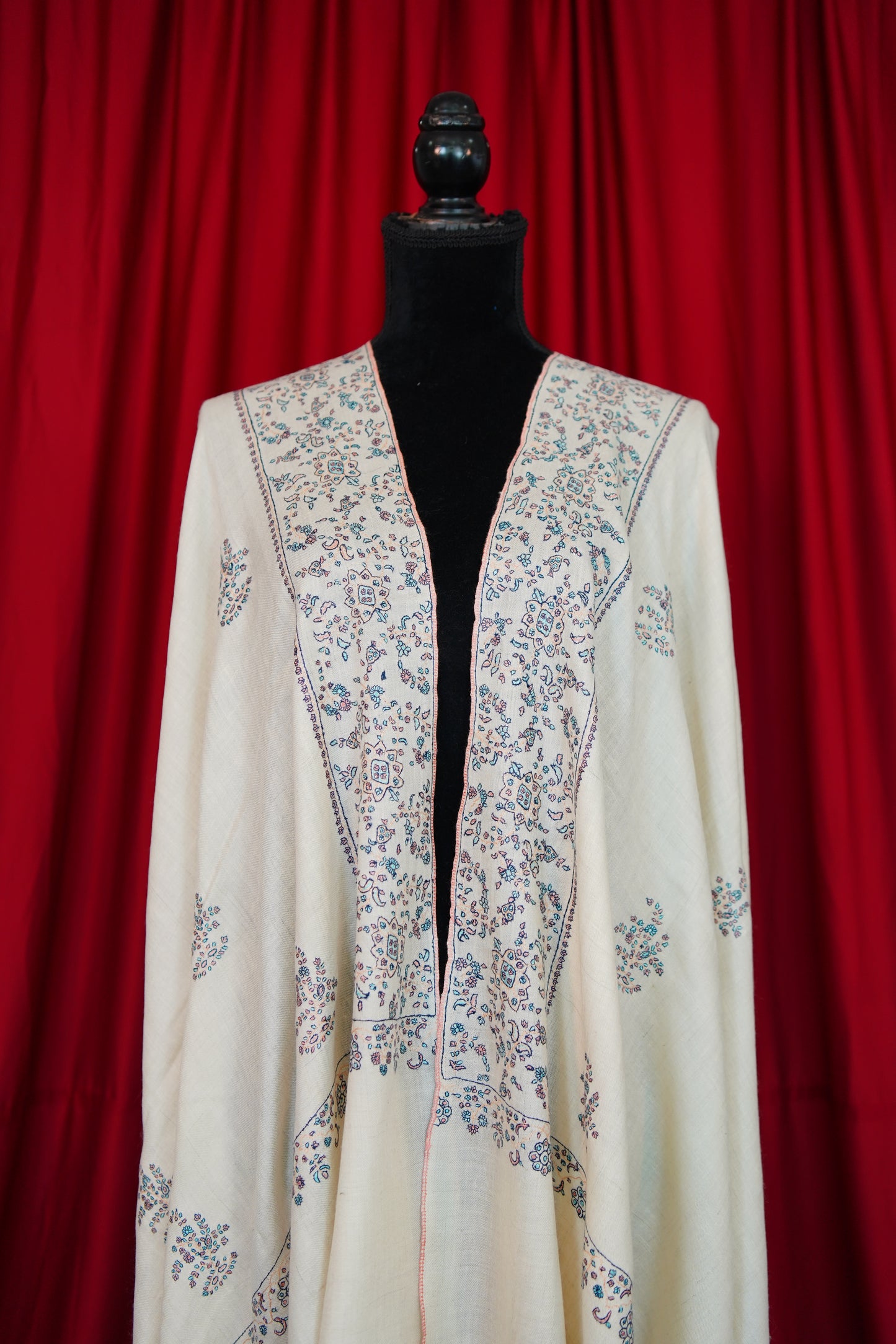 white GI butis embroidery pashmina shawl 0072