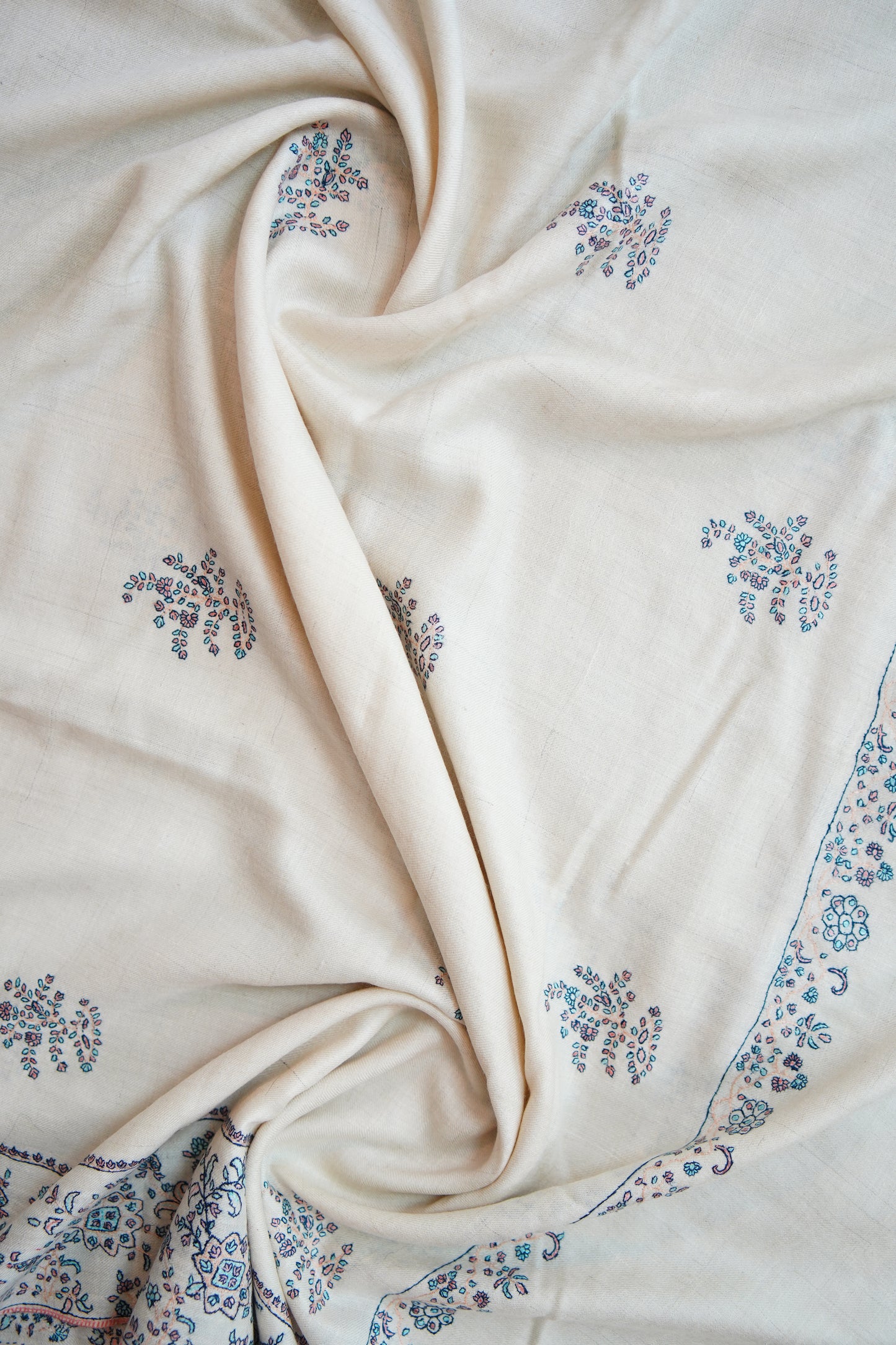 white GI butis embroidery pashmina shawl 0072