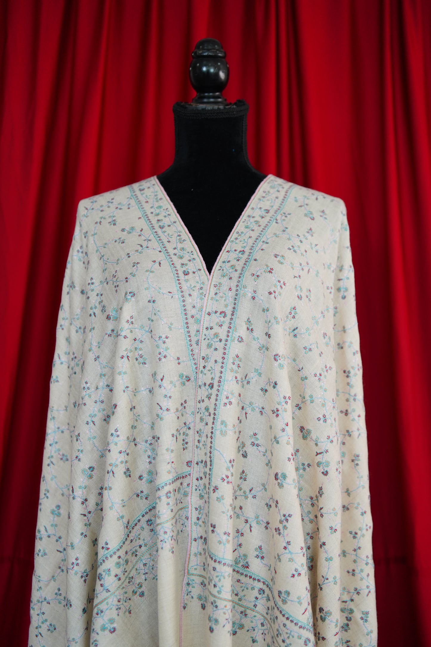 white GI jaali embroidery pashmina shawl 0075