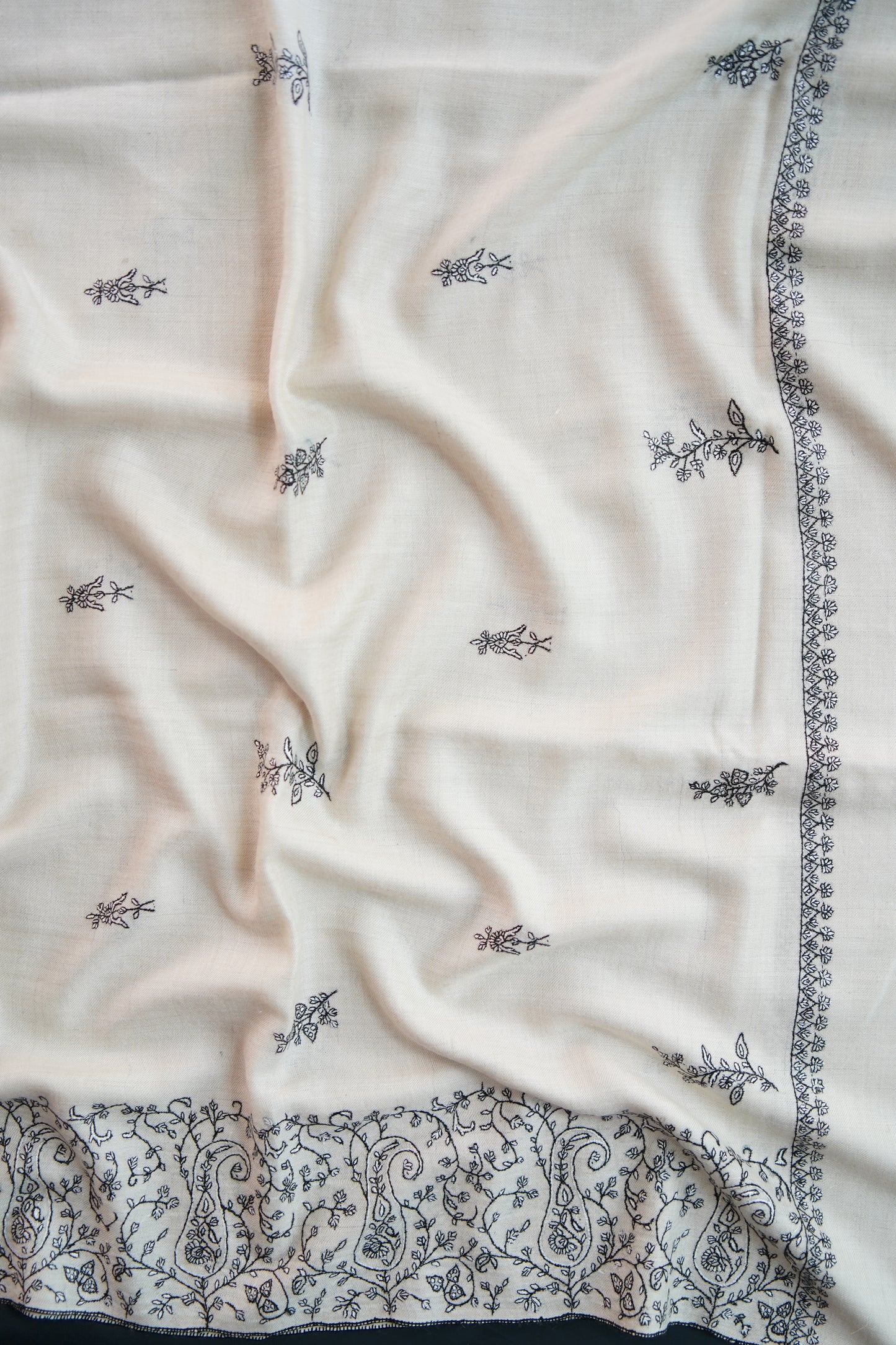 white GI butis embroidery pashmina shawl 0082