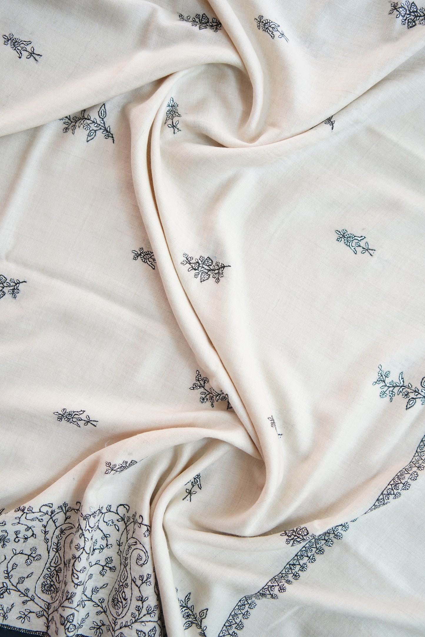 white GI butis embroidery pashmina shawl 0082