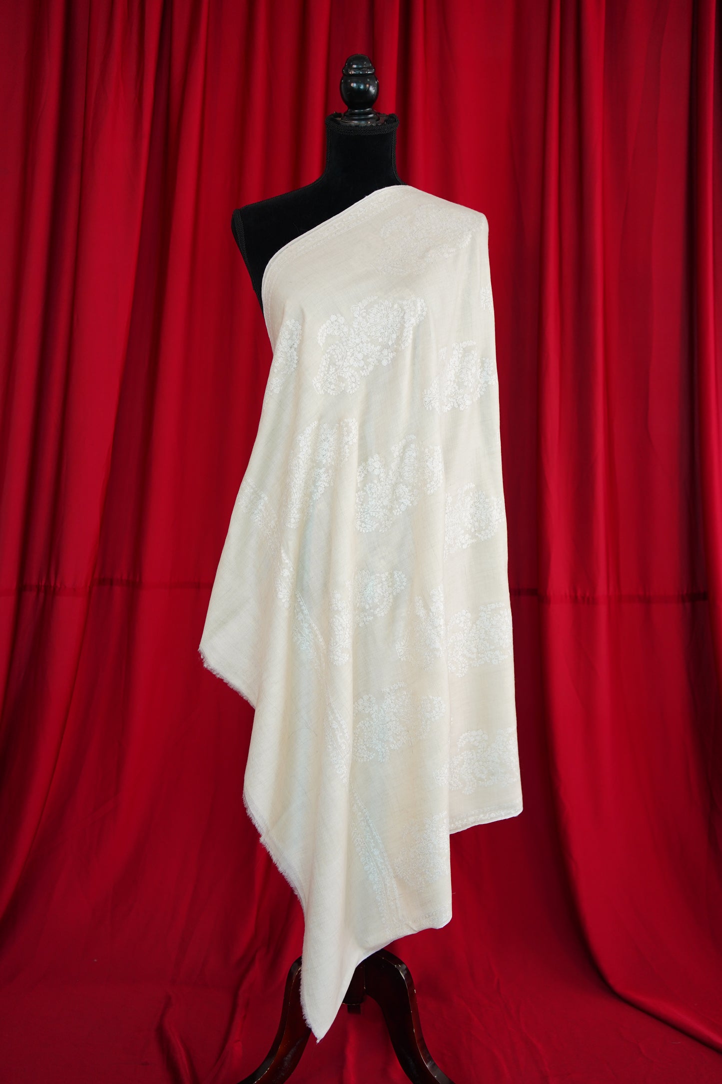 white on white GI butis embroidery pashmina shawl 0092