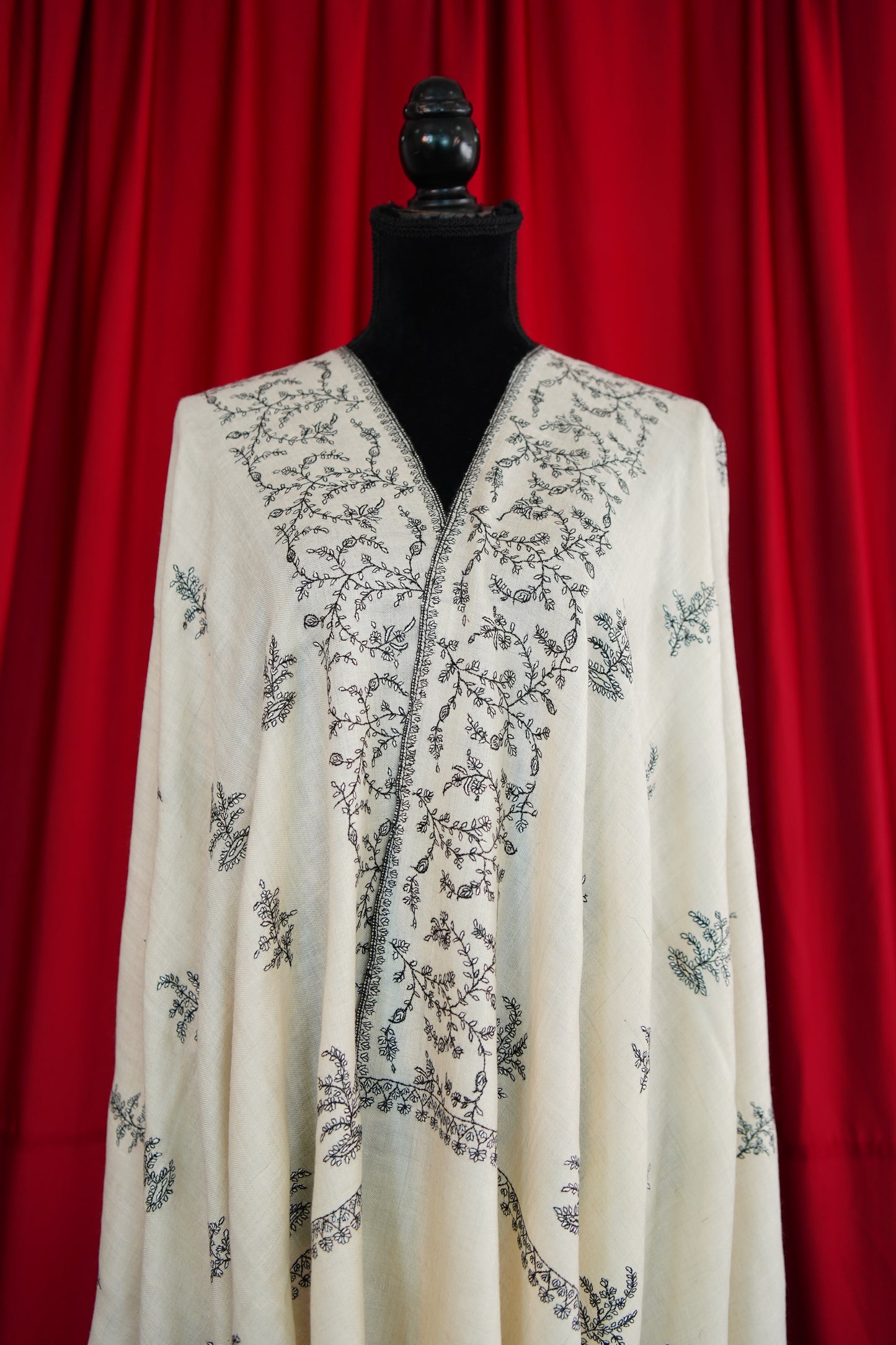 off-white GI butis embroidery pashmina shawl 0094