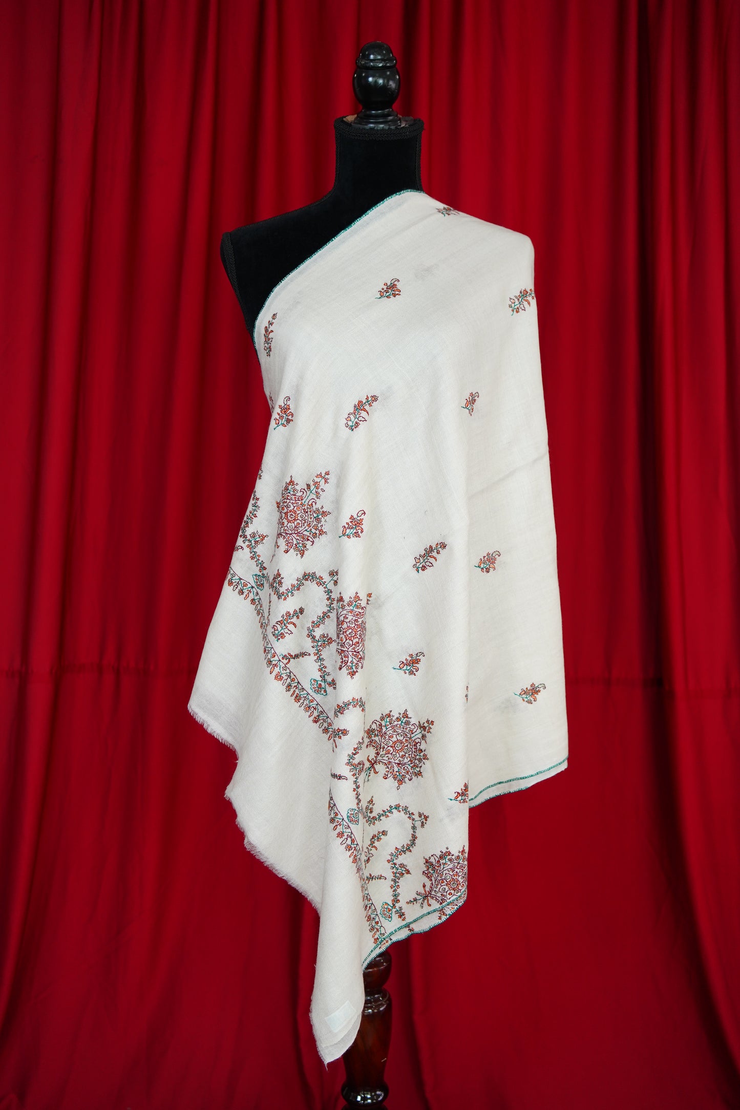 white GI butis embroidery pashmina stole 0113