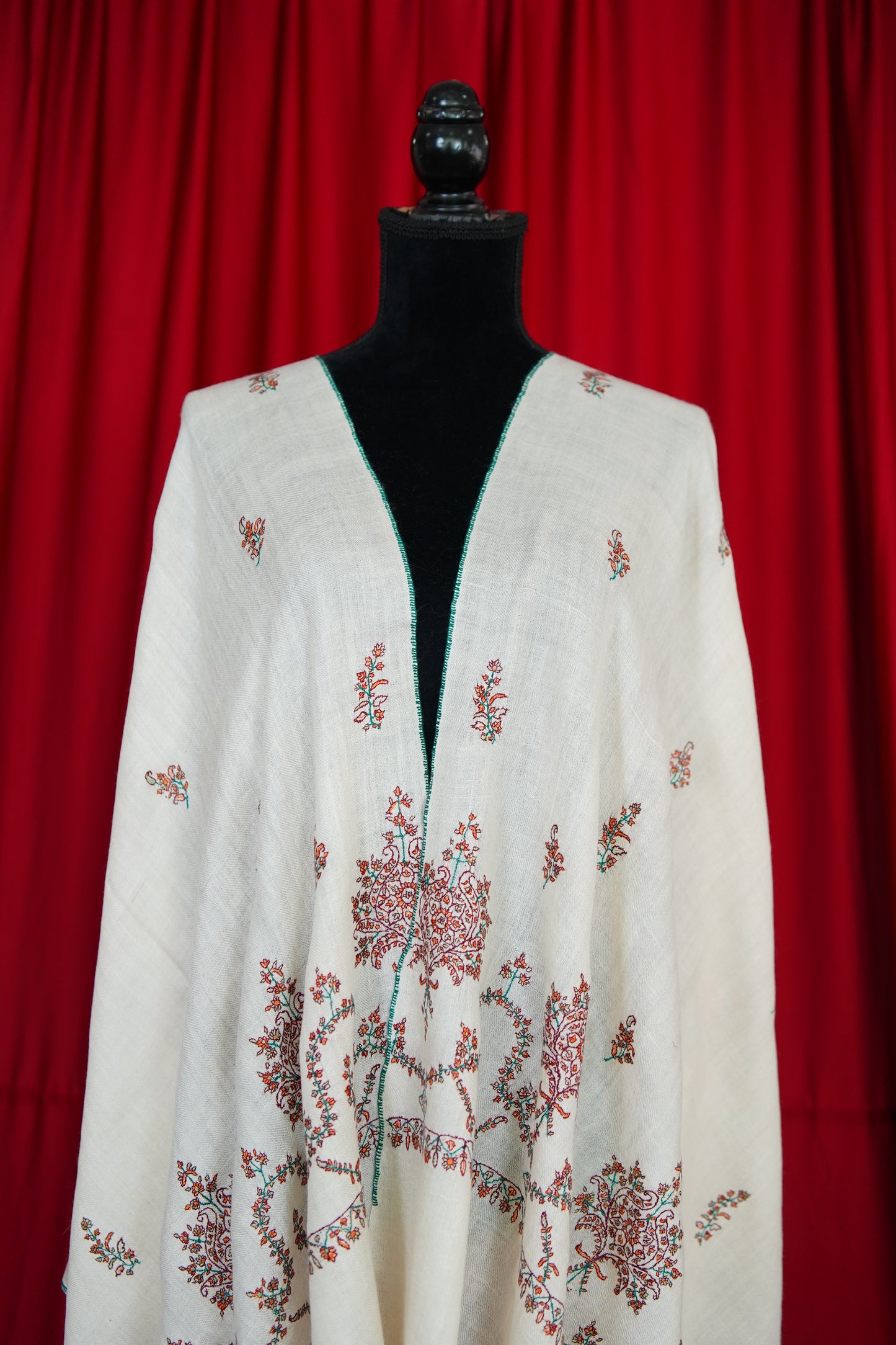 white GI butis embroidery pashmina stole 0113