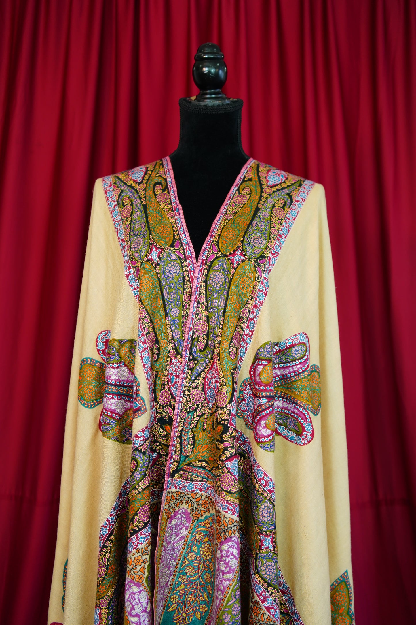 creamy banana GI embroidery pashmina shawl 0131