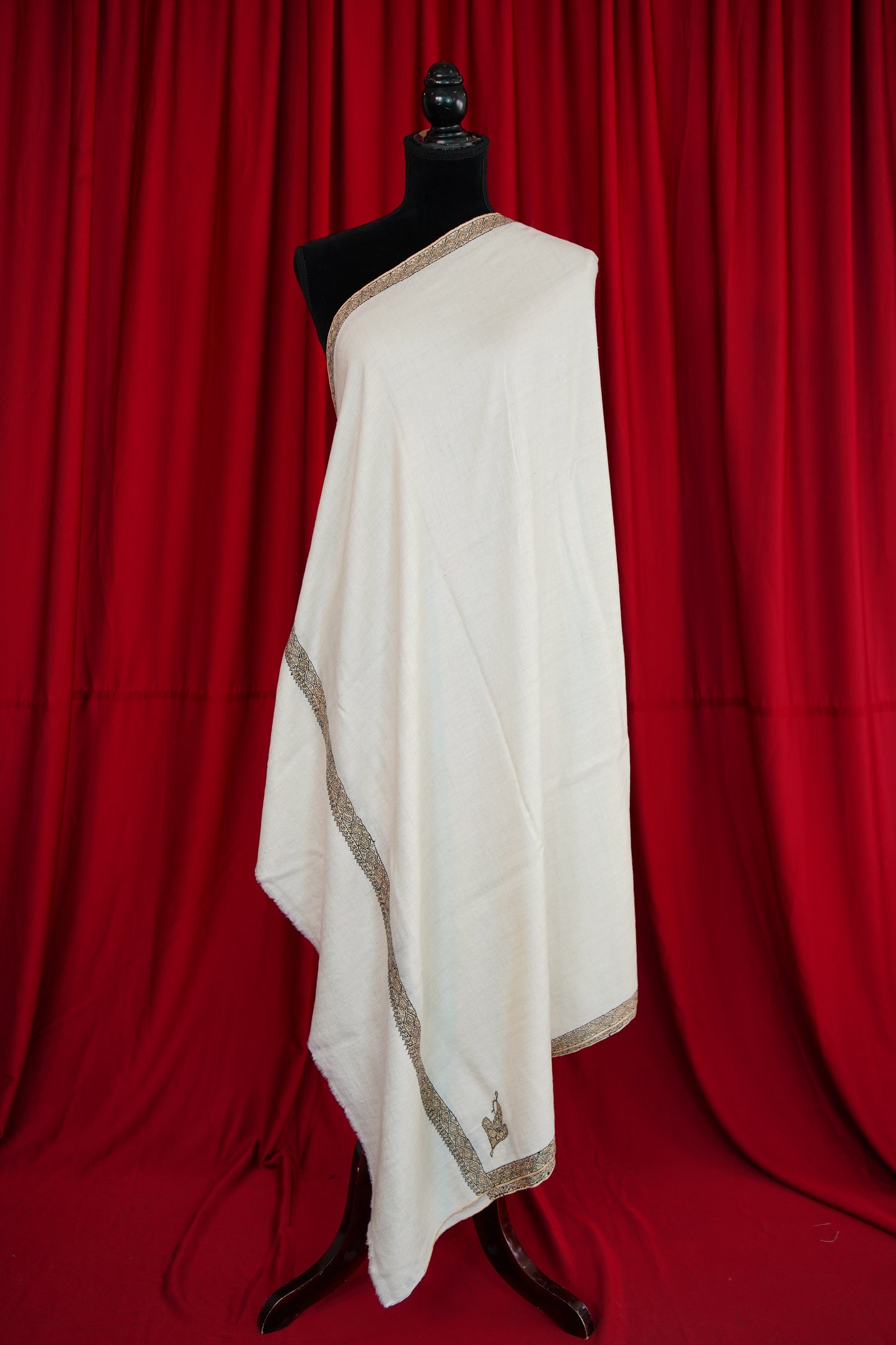 chalk white GI embroidery pashmina shawl 0134