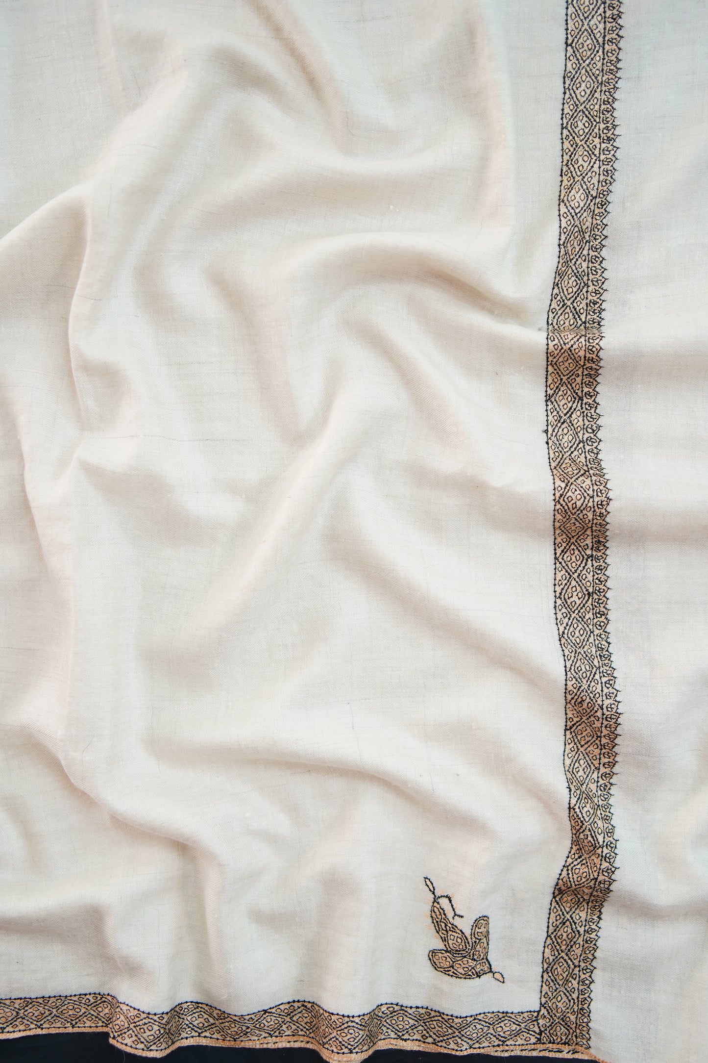 chalk white GI embroidery pashmina shawl 0134