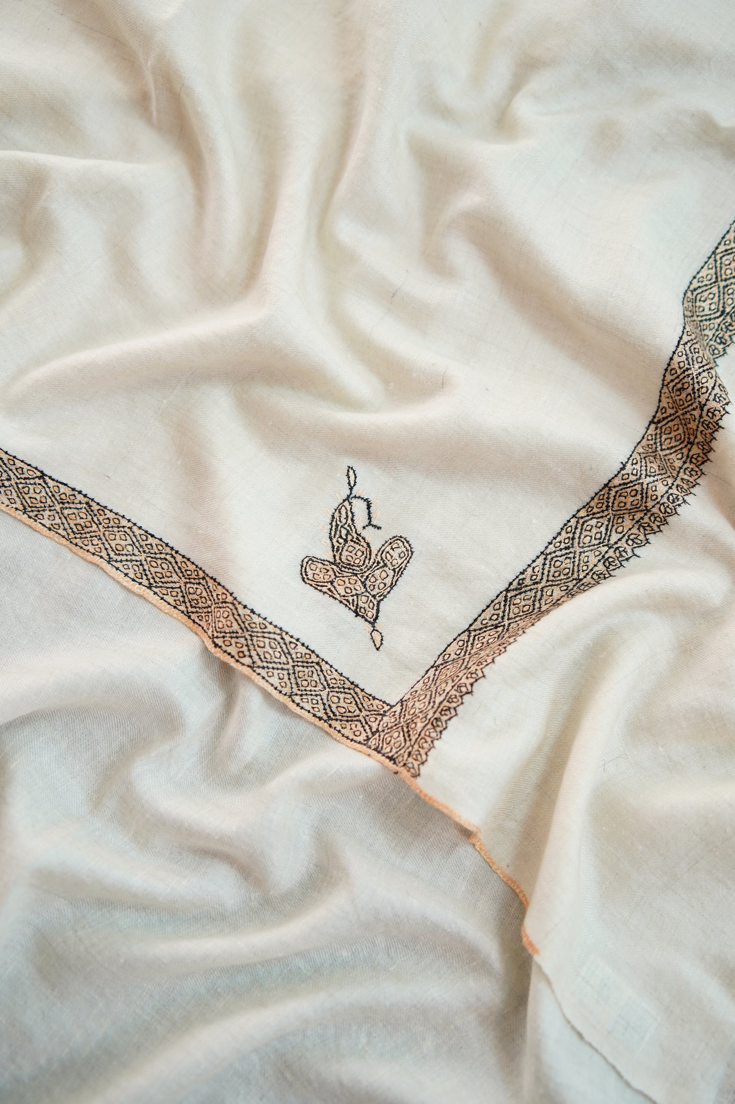 chalk white GI embroidery pashmina shawl 0134