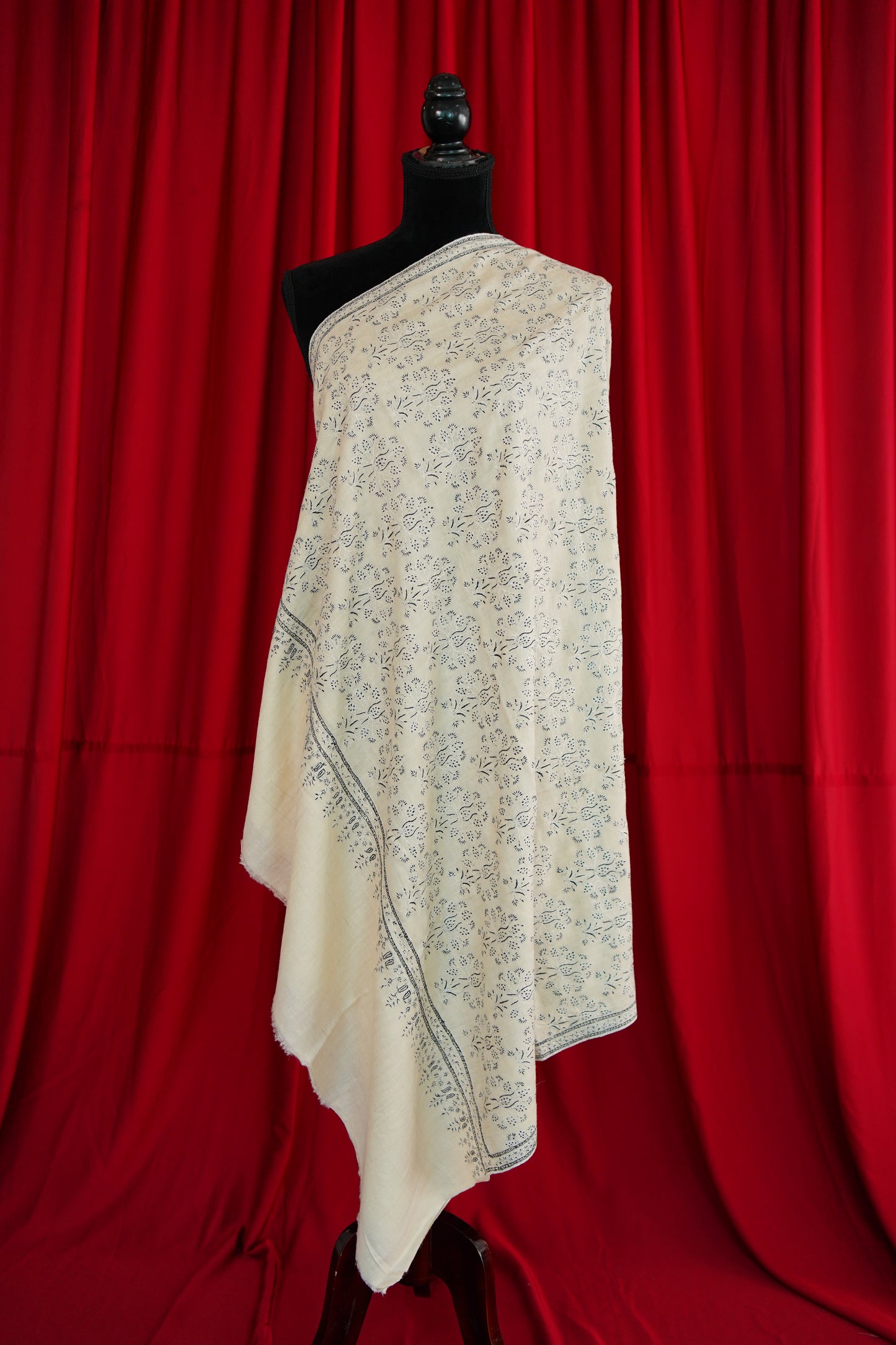 creamy white GI jaali embroidery pashmina shawl 0139