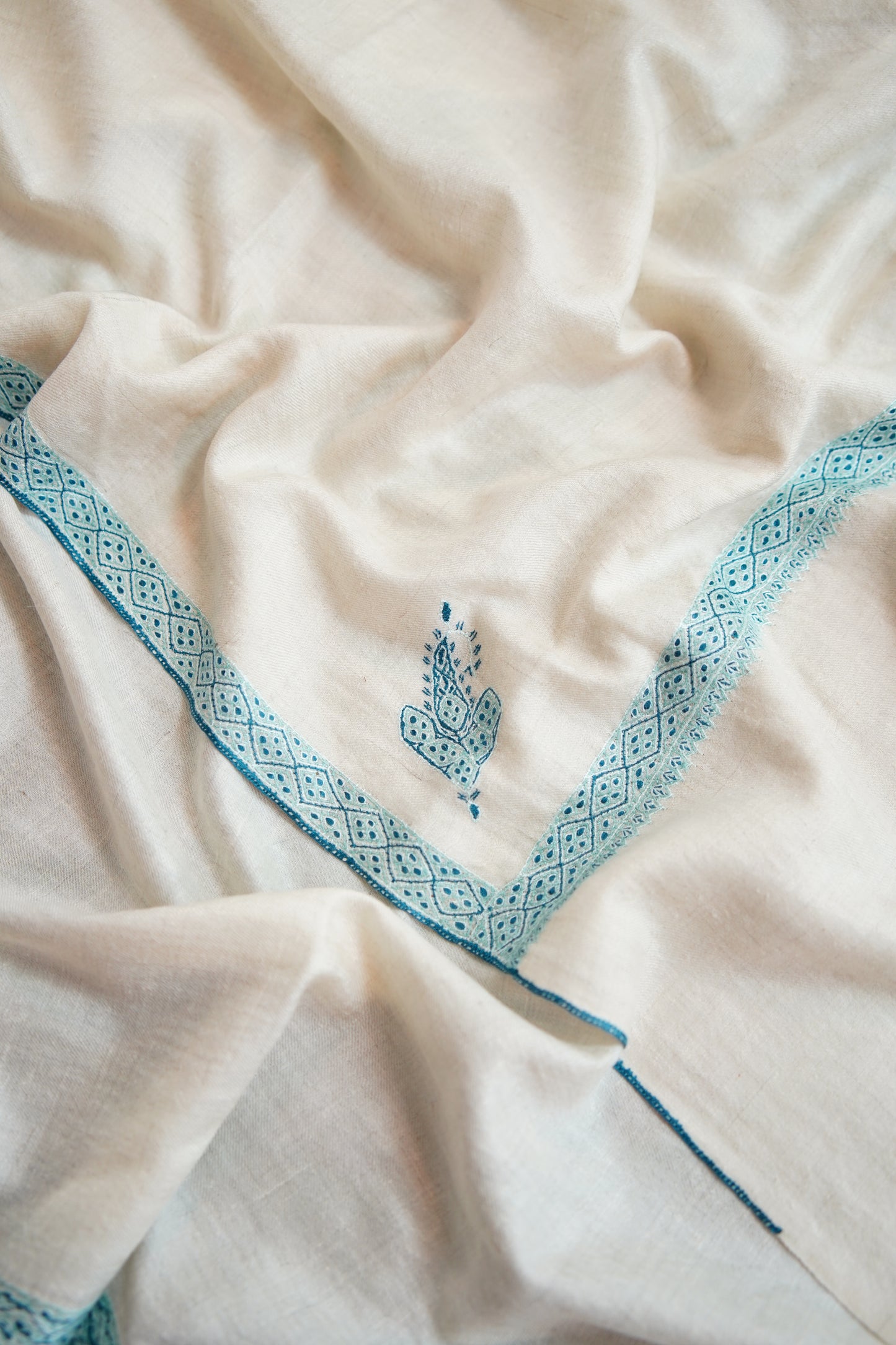 pure white GI embroidery pashmina shawl 0143