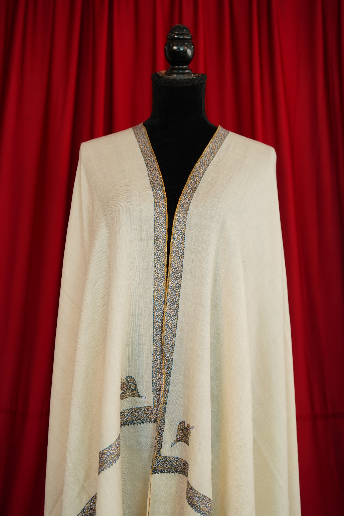 creamy white GI embroidery pashmina shawl 0152