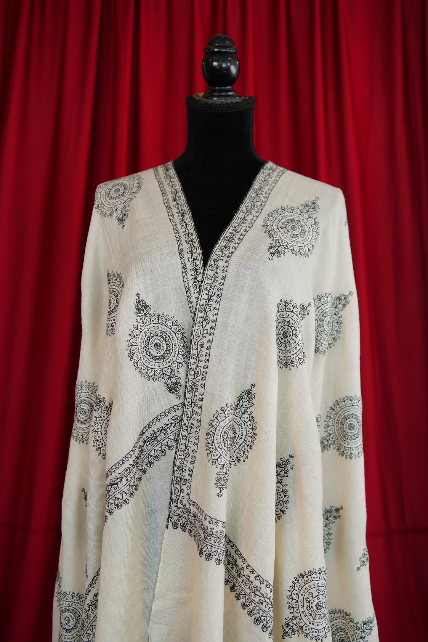 pure white GI butis embroidery pashmina shawl 0157