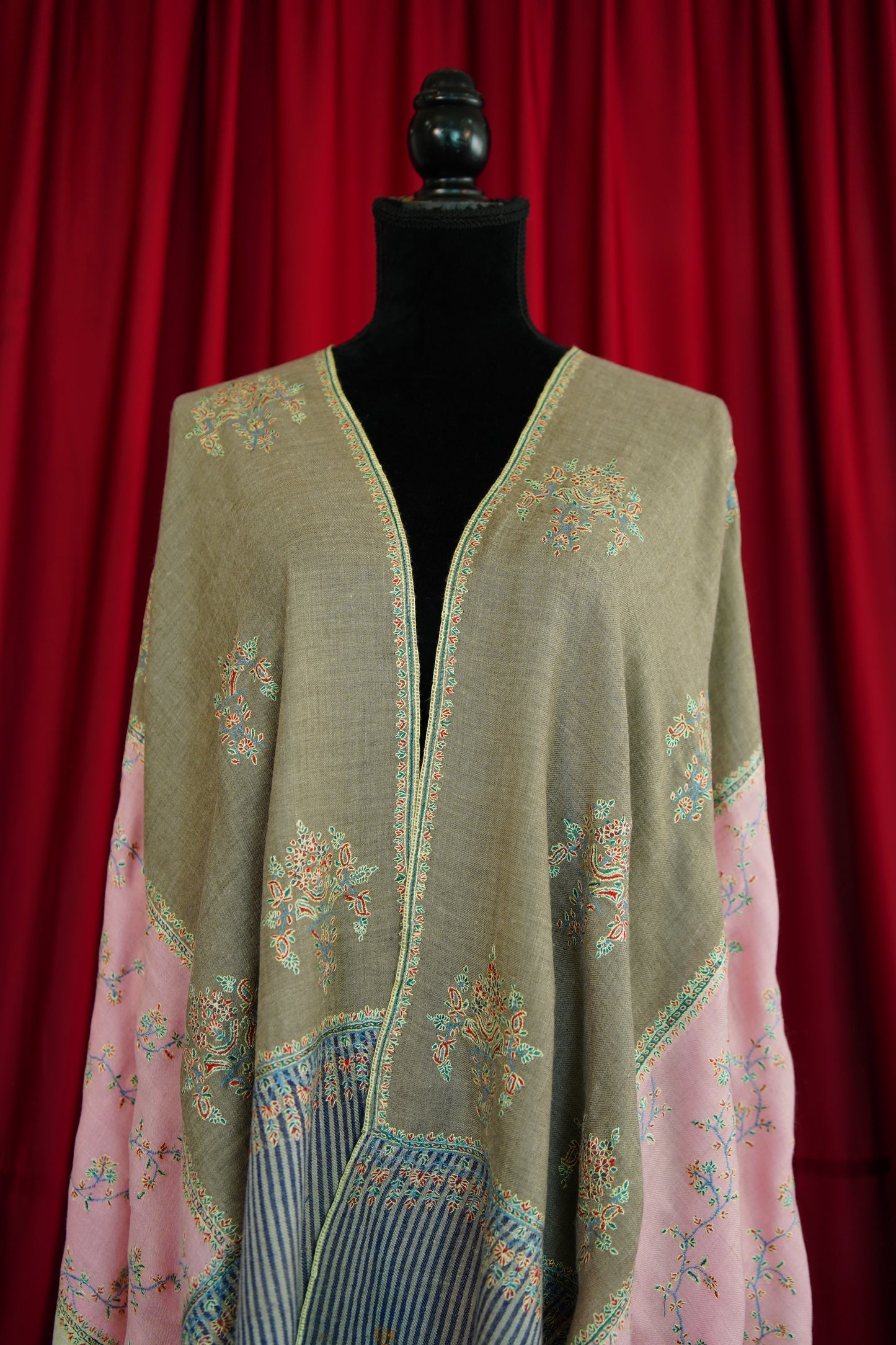 tri-colour GI embroidery pashmina shawl 0189