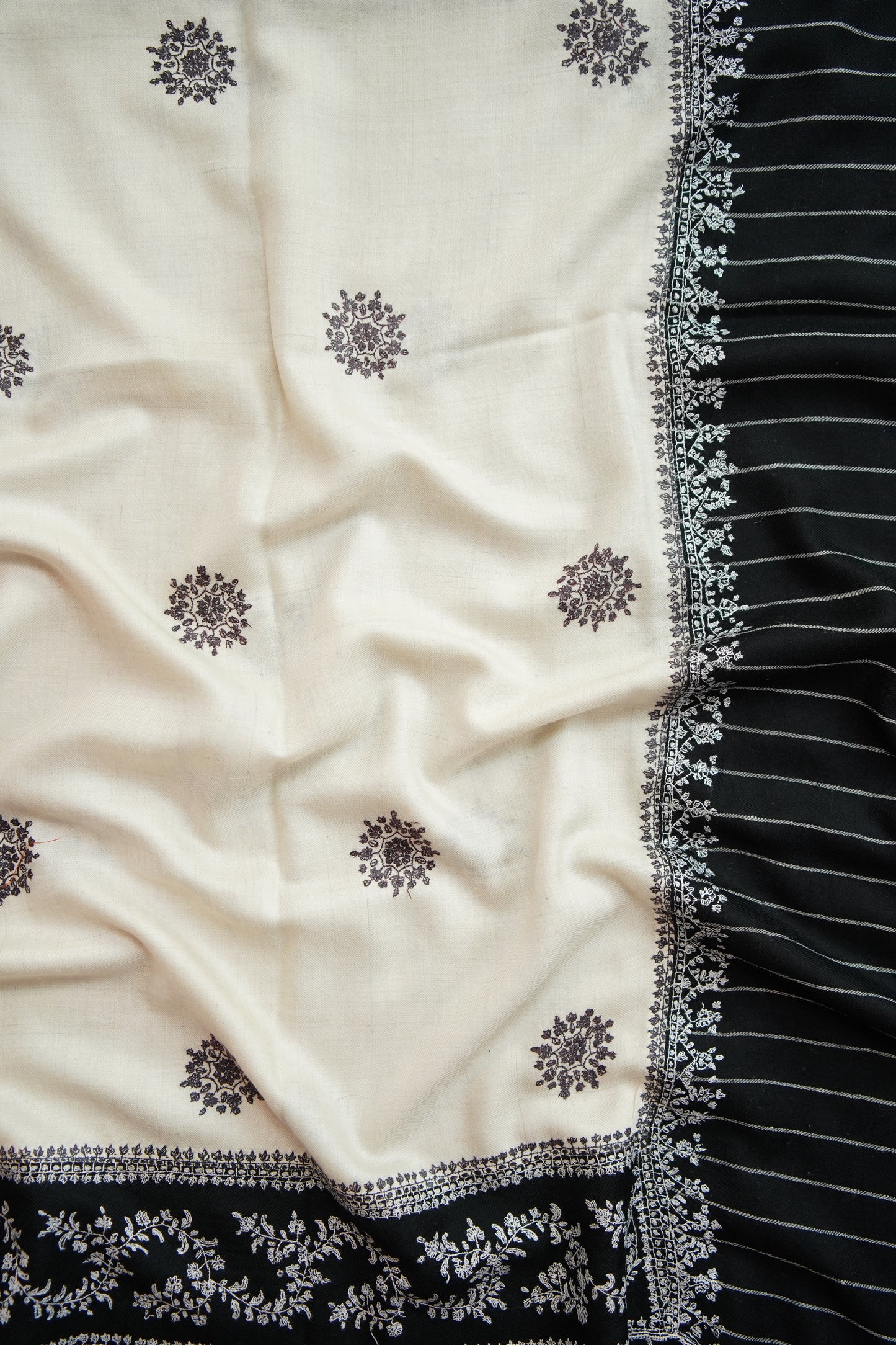 white and black GI butis embroidery pashmina shawl 0195