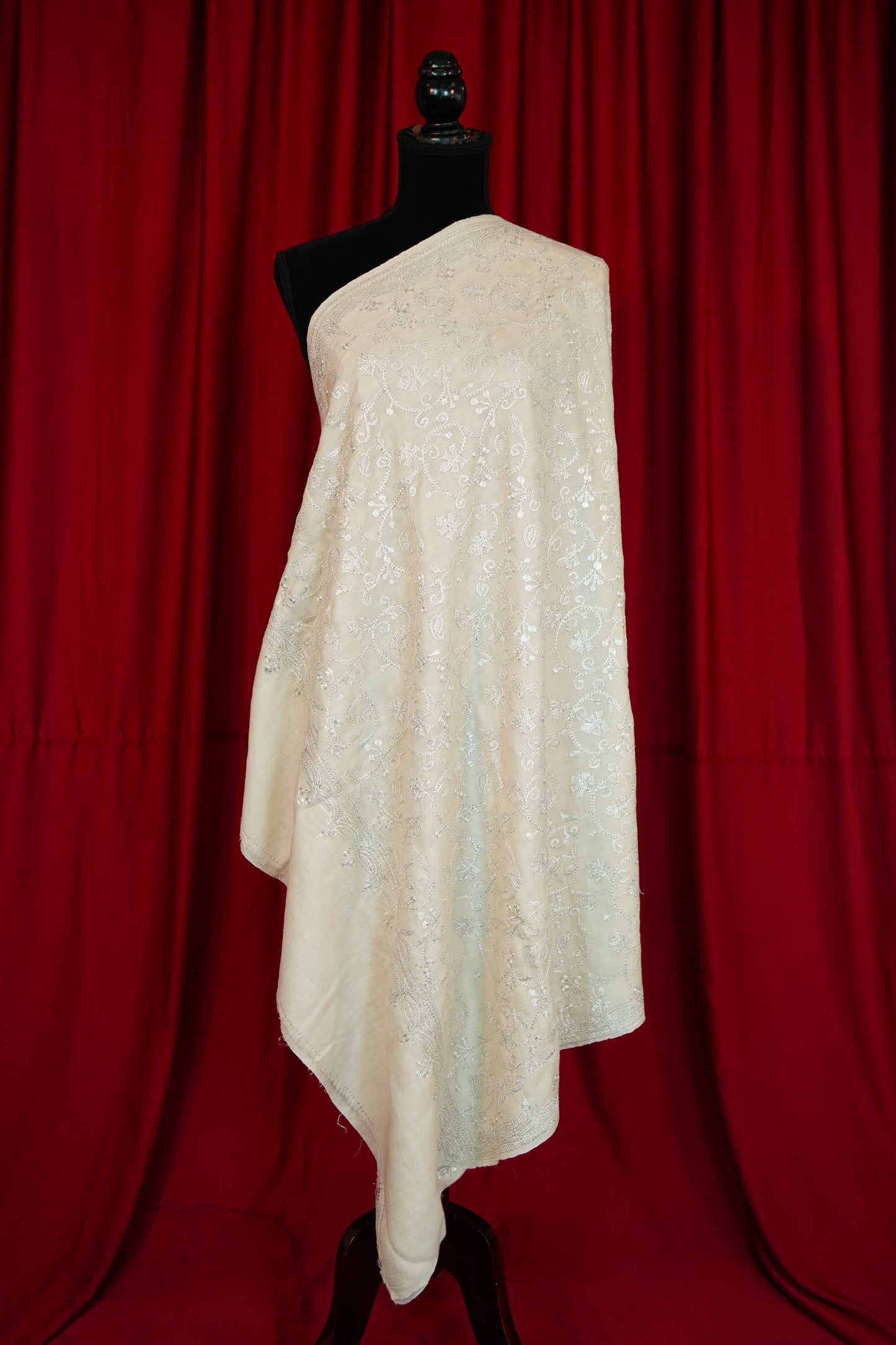 creamy white GI tilla jaali embroidery pashmina shawl 0216