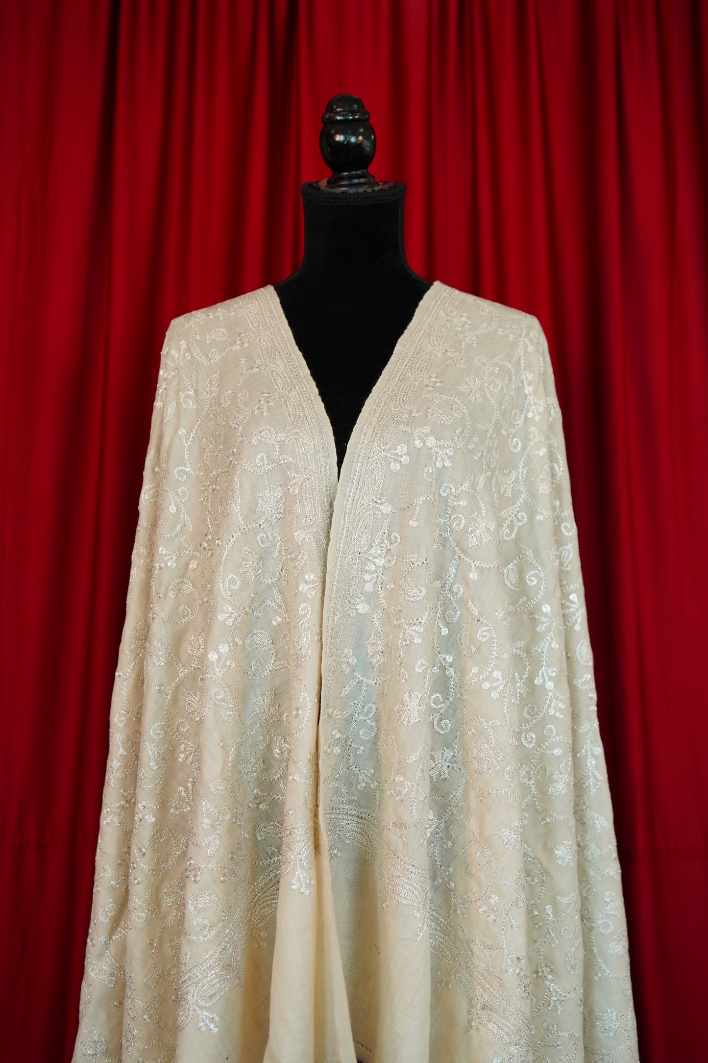 creamy white GI tilla jaali embroidery pashmina shawl 0216