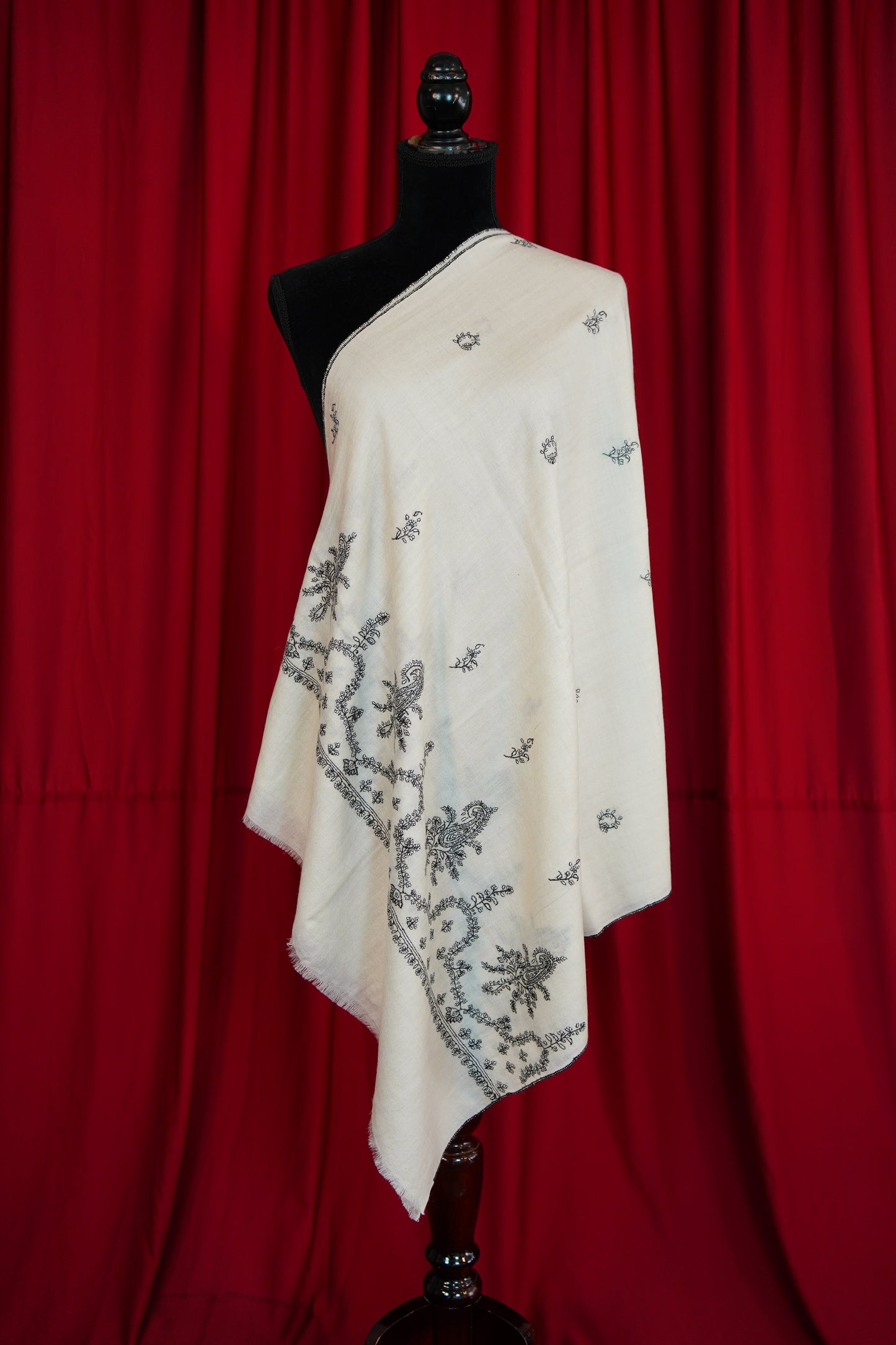 white GI butis embroidery pashmina stole 0227