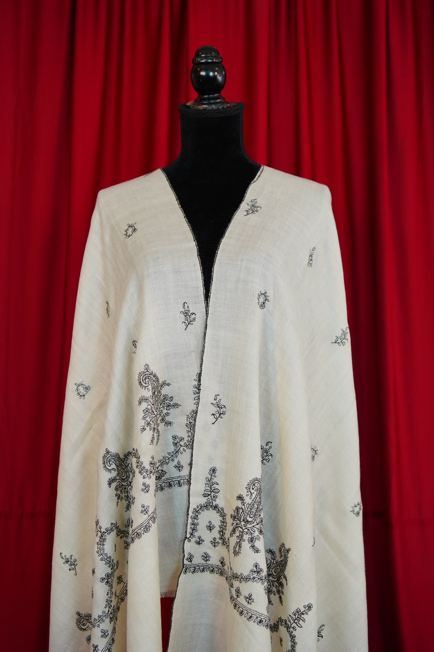 white GI butis embroidery pashmina stole 0227