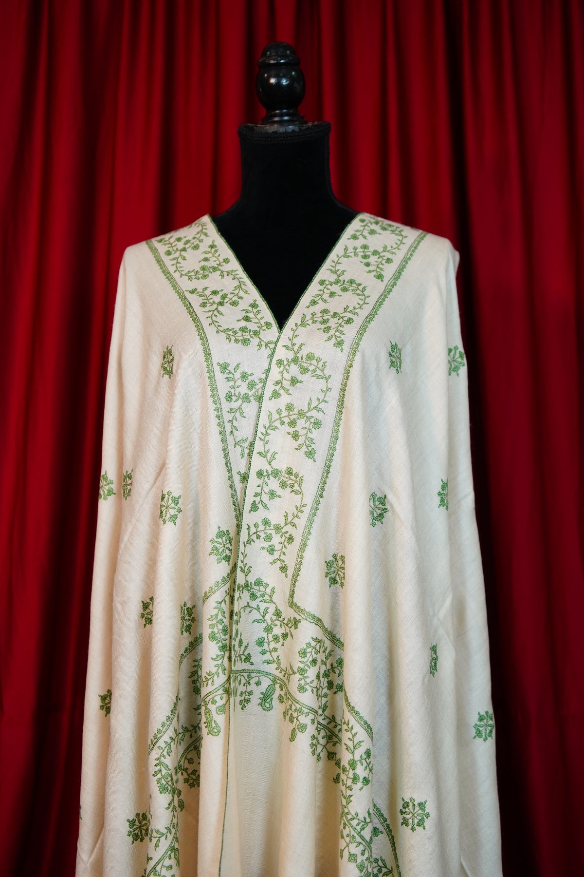 creamy pure white GI butis embroidery pashmina shawl 0282