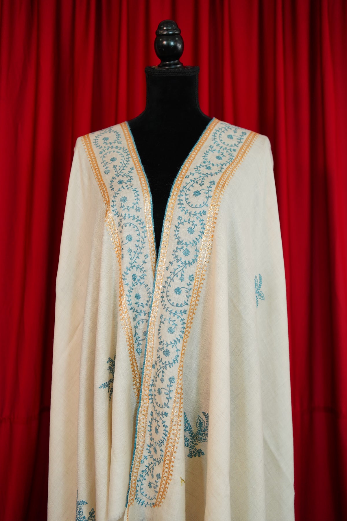 pure white GI butis embroidery pashmina shawl 0300