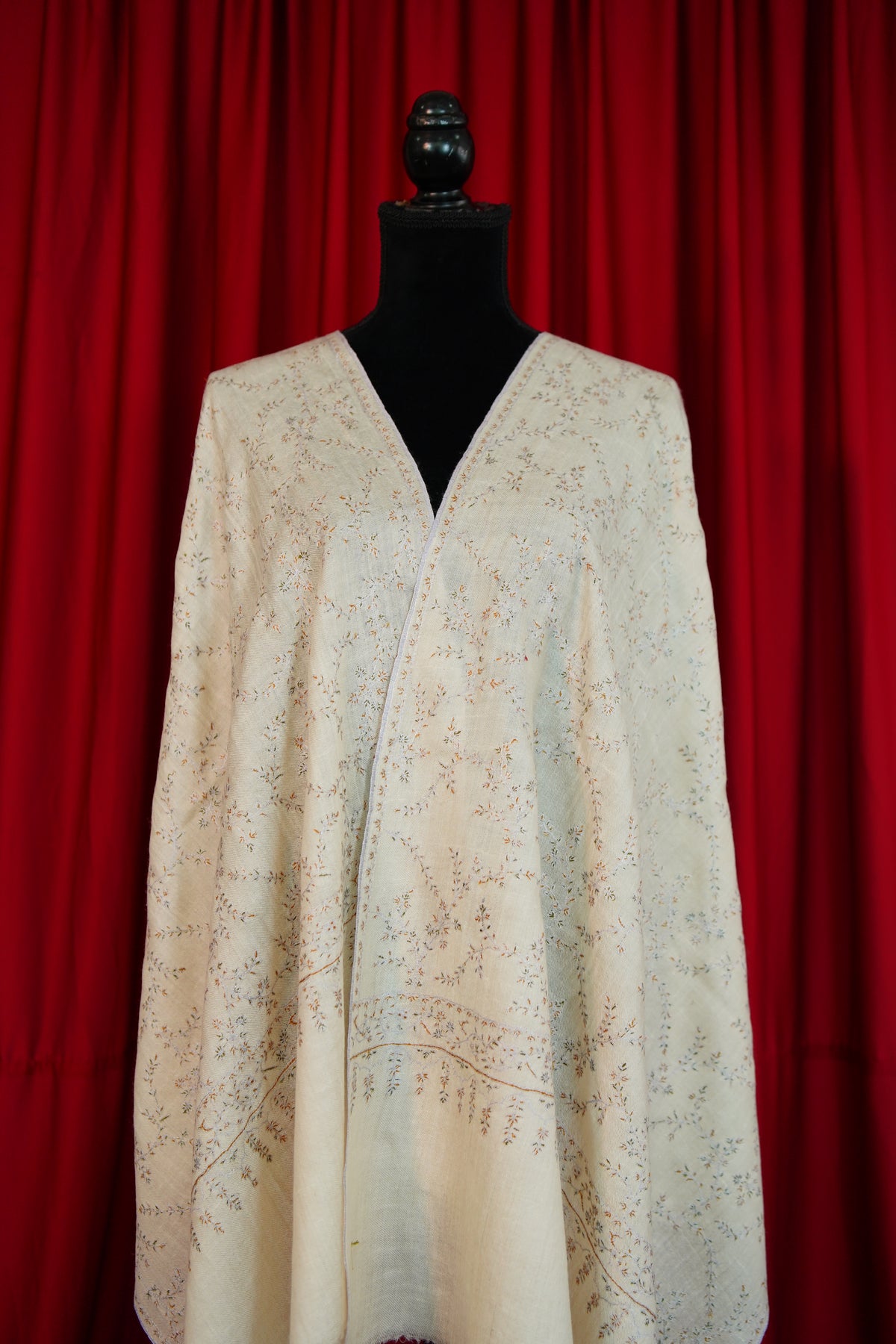 white GI jaali embroidery pashmina stole 0302