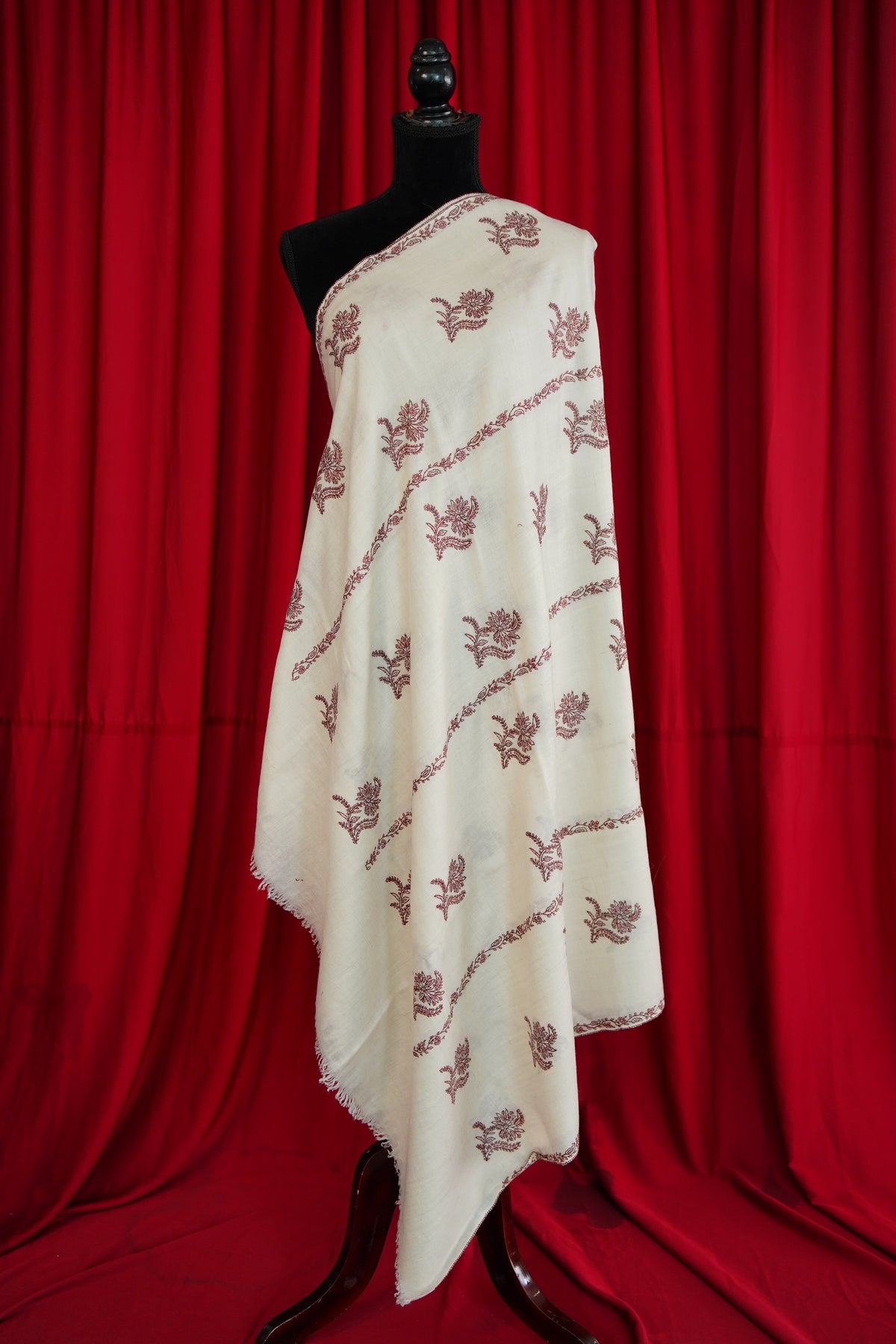 white GI butis embroidery pashmina shawl 0310