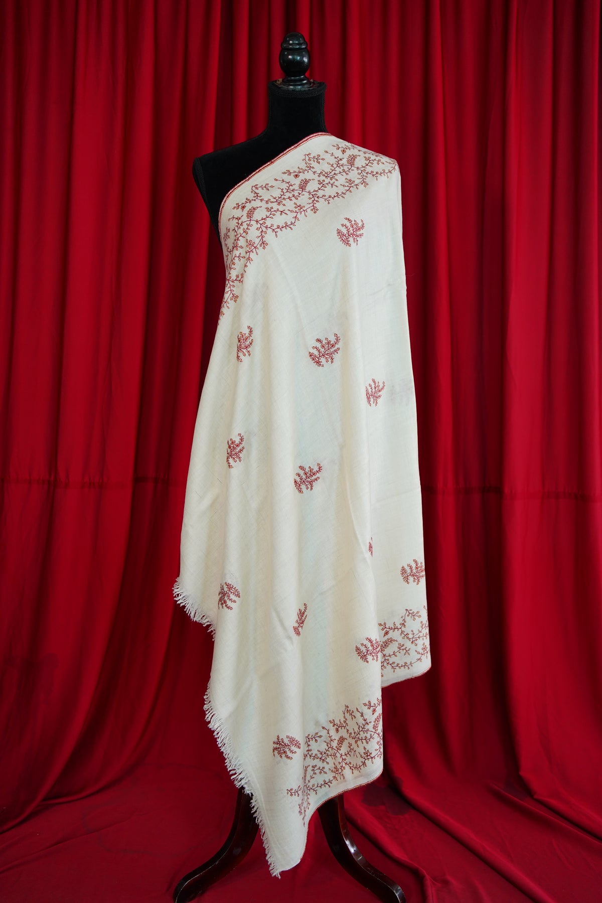 pure white GI butis embroidery pashmina shawl 0311