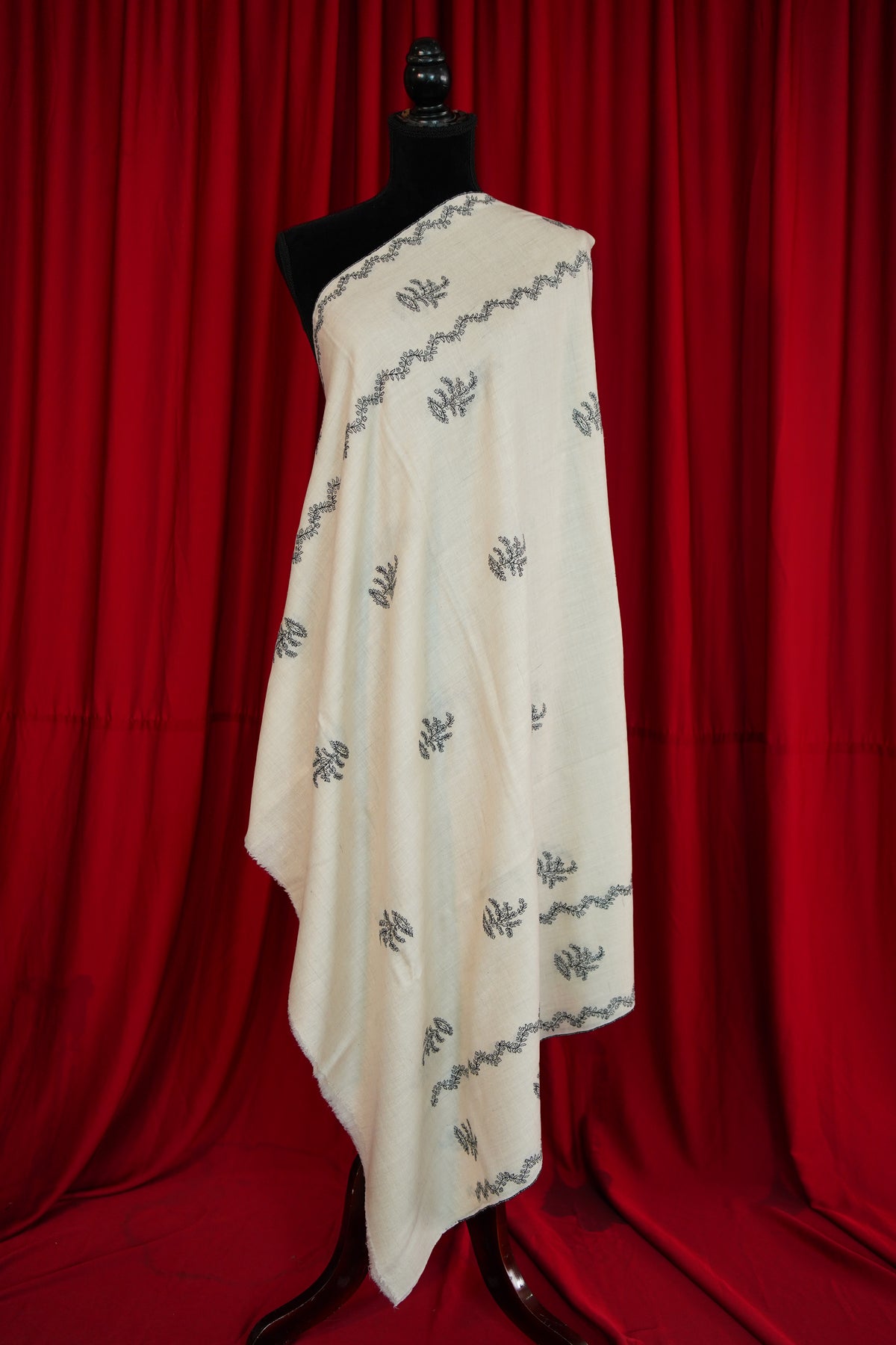 pure white GI butis embroidery pashmina shawl 0314
