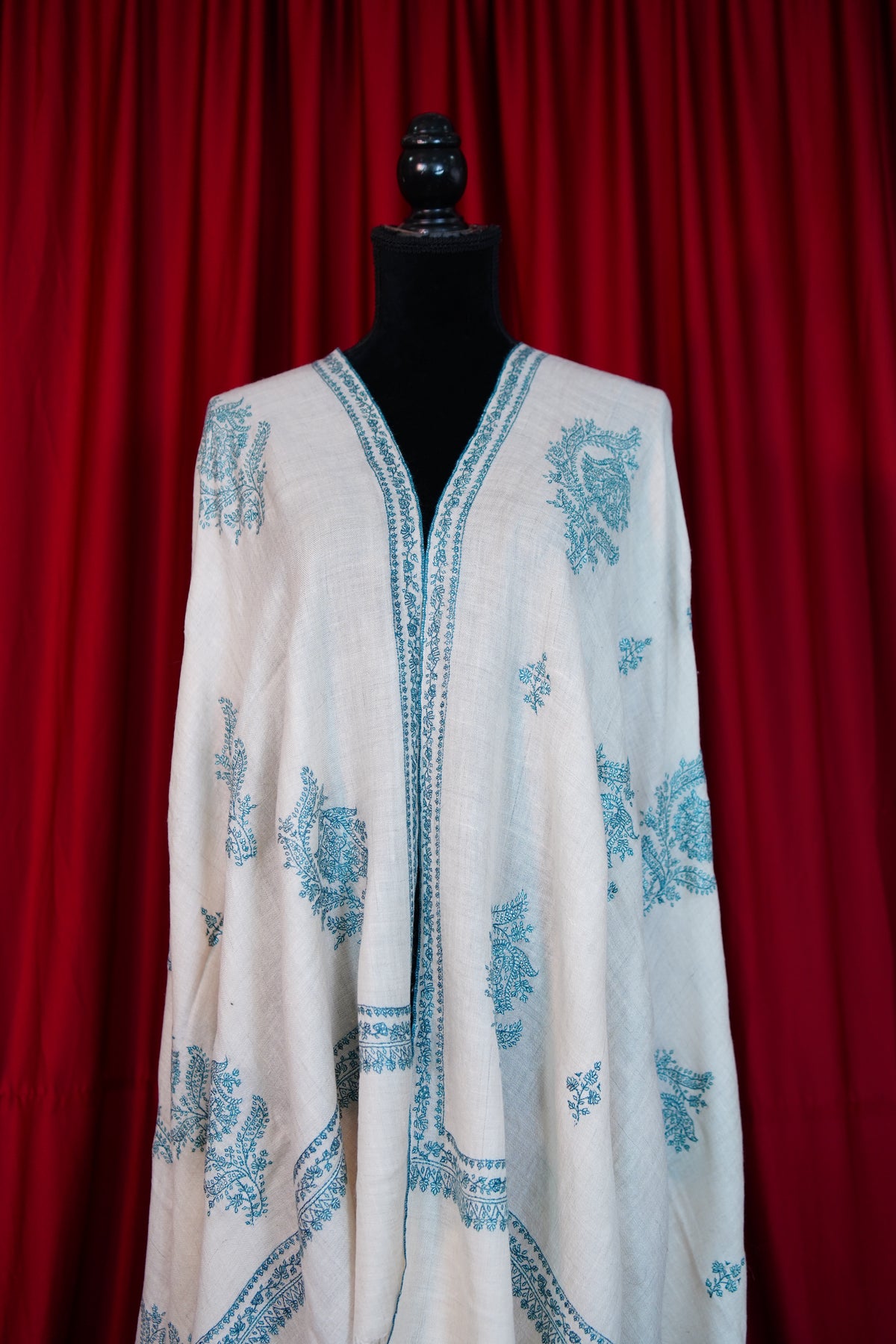 white GI butis embroidery pashmina shawl 0325