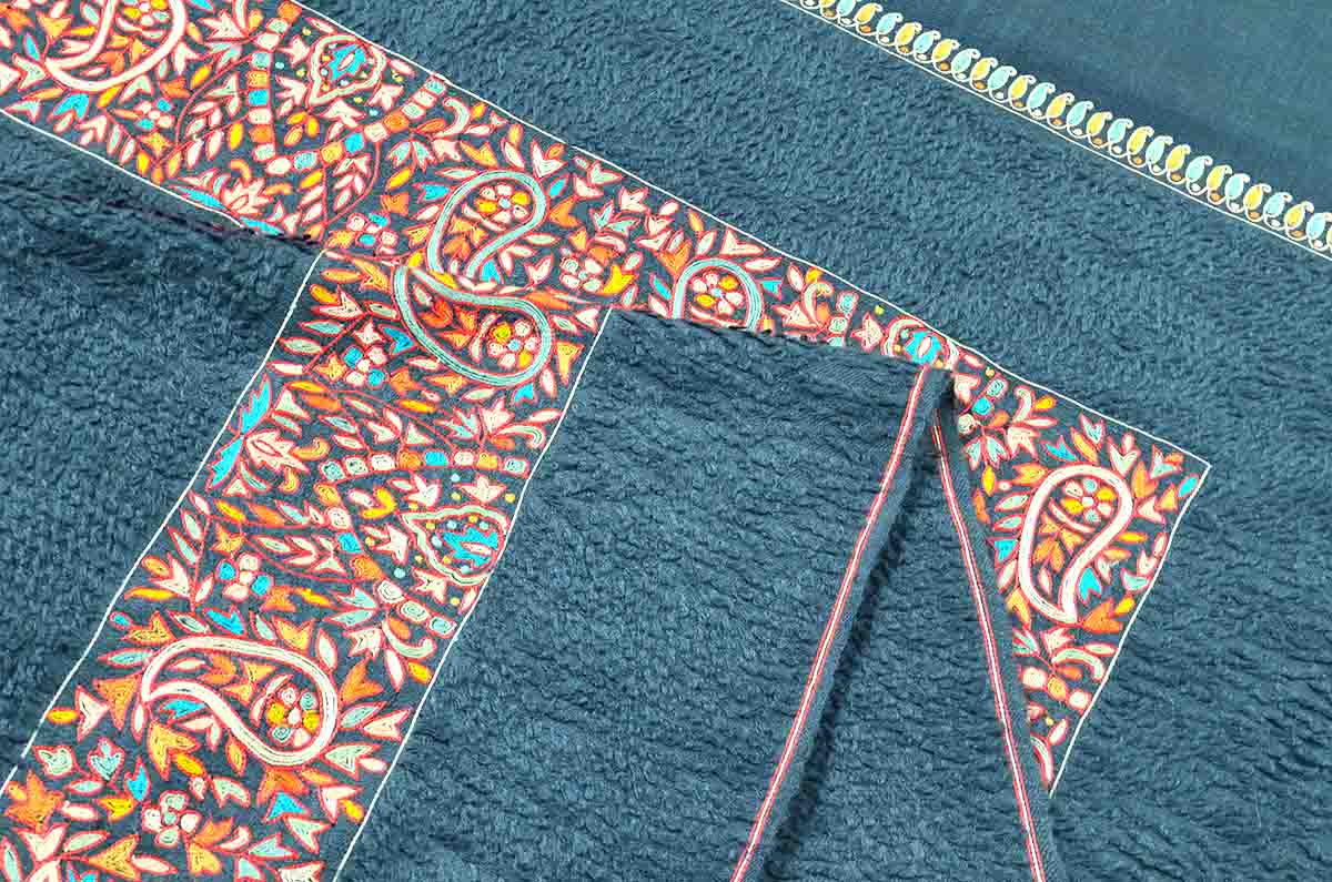 Embroidery on towel pashmina - 4799