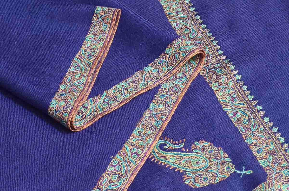 small embroidery shawl - 5055