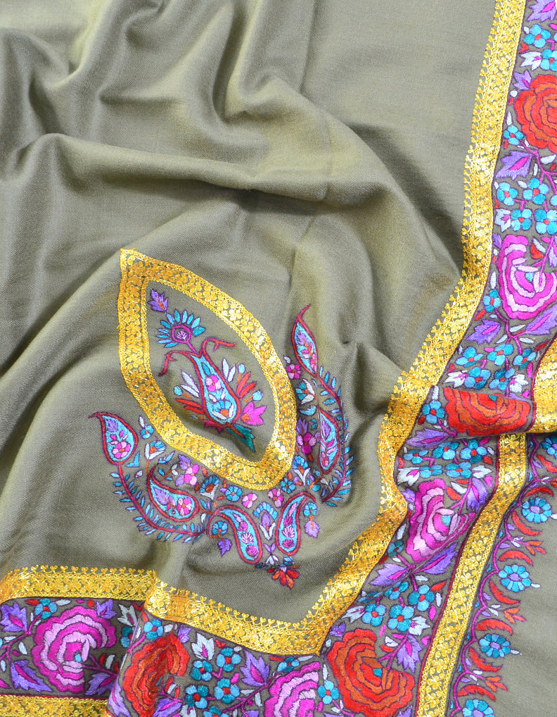 Tila & Emb. Natural shawl5241